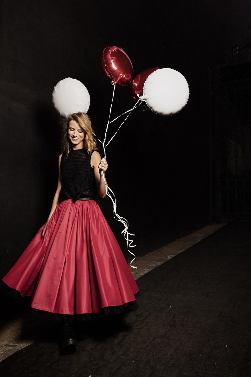 THE RED WILDSKIRT LOOK