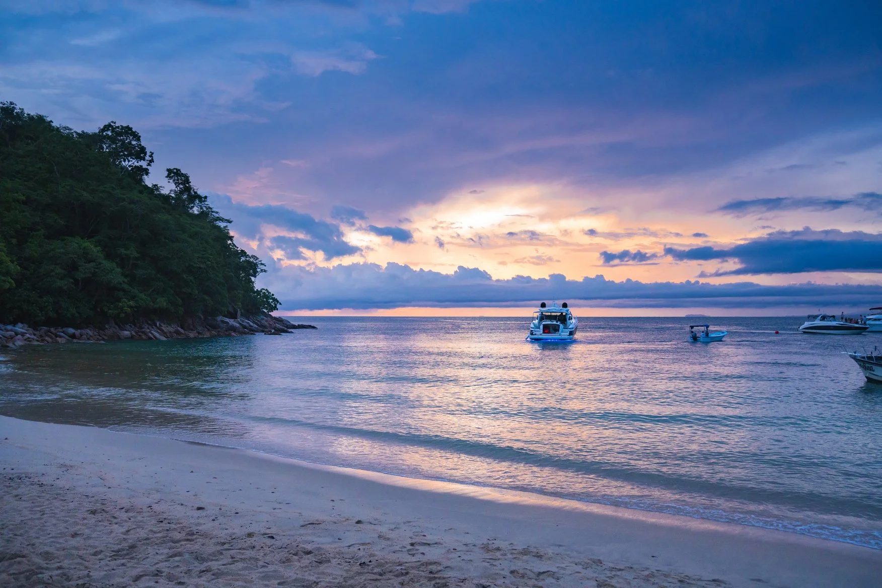 PAPI BEACH 87.jpg