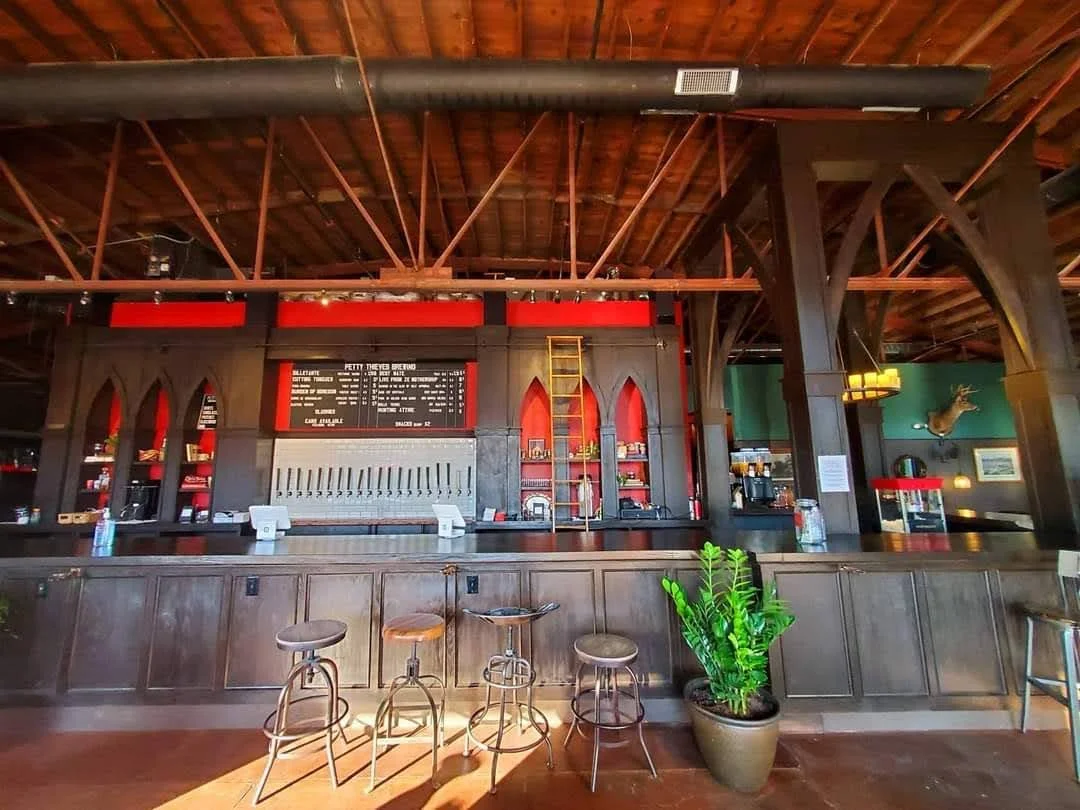 Bartop for Petty Thieves Brewing // Commercial Spaces