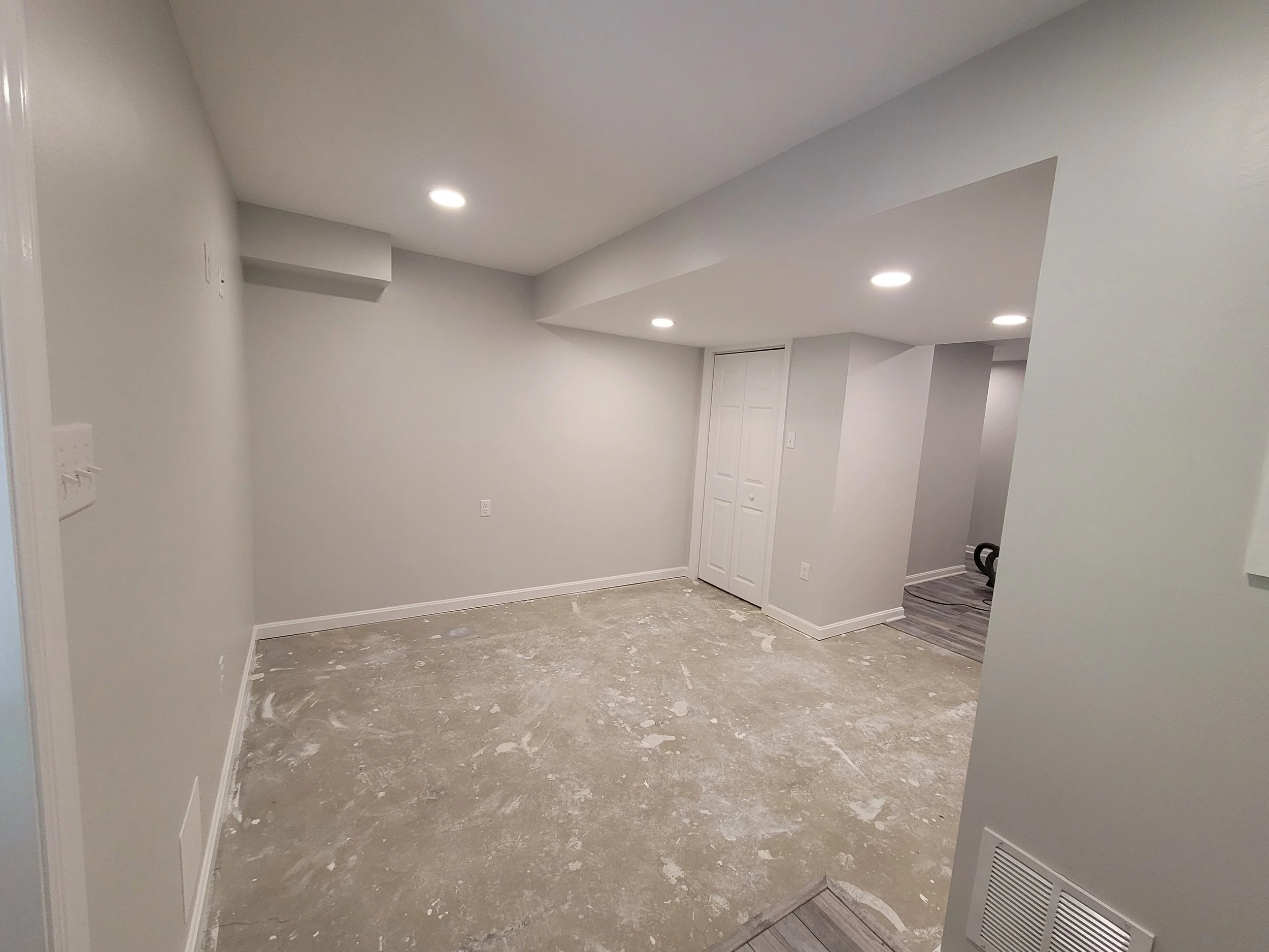 new basement 1.jpg