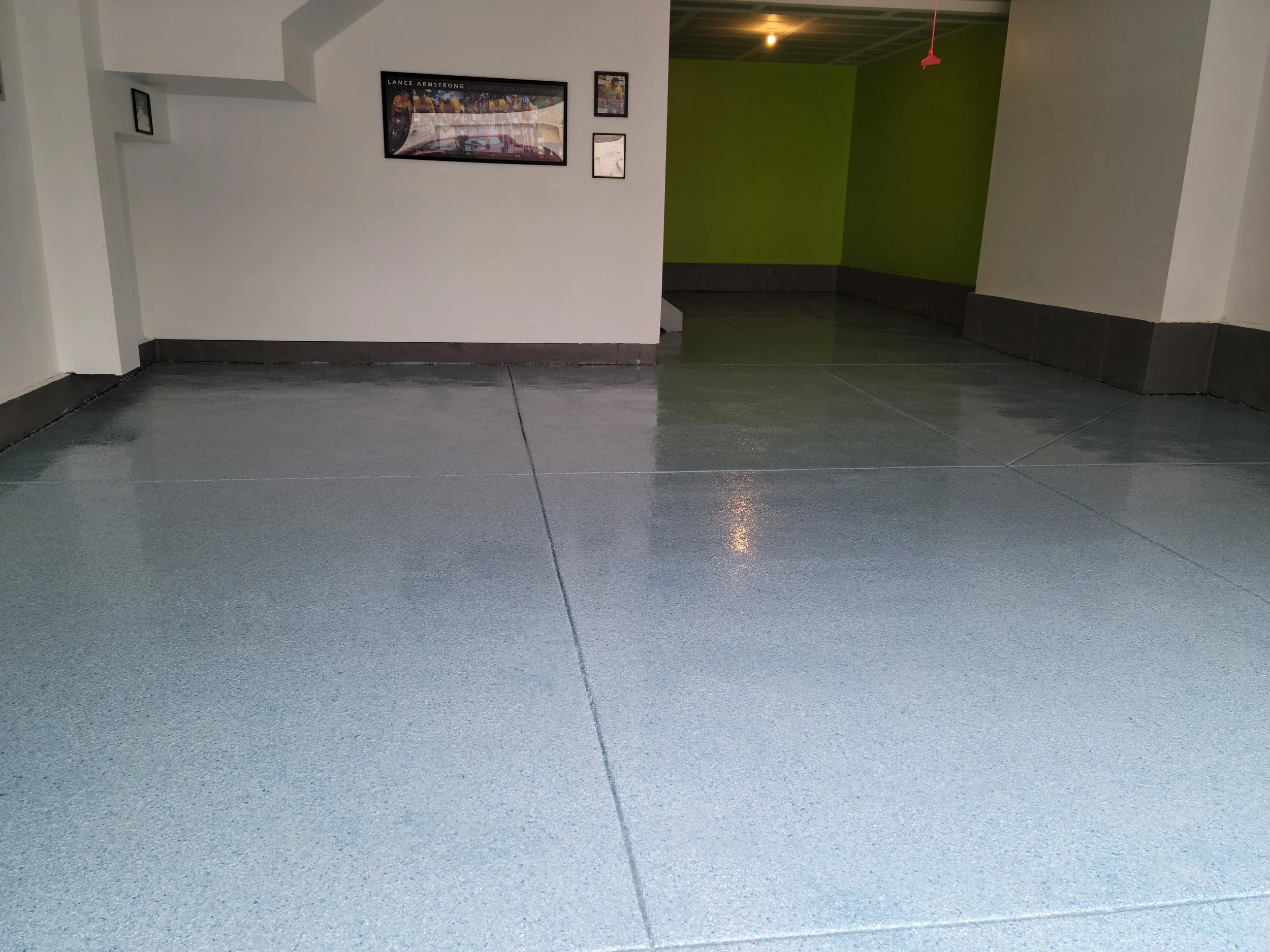 epoxy flake floor.jpg
