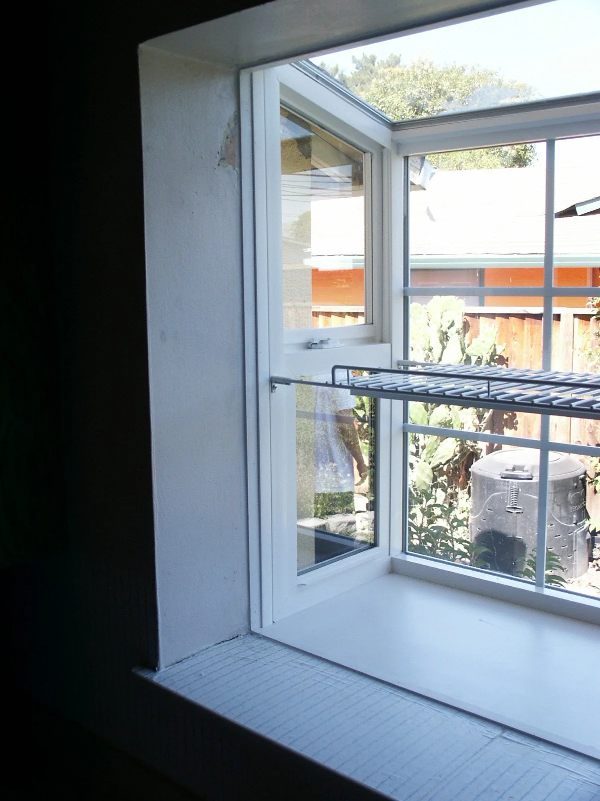 garden window int2.JPG