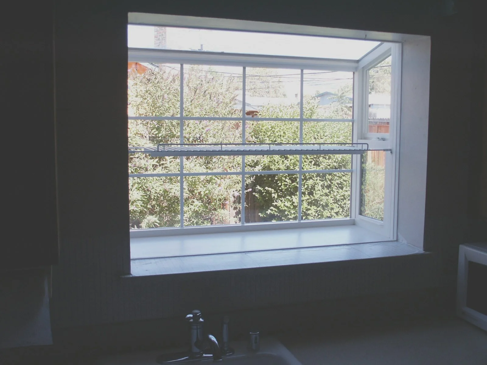 garden window int3.JPG