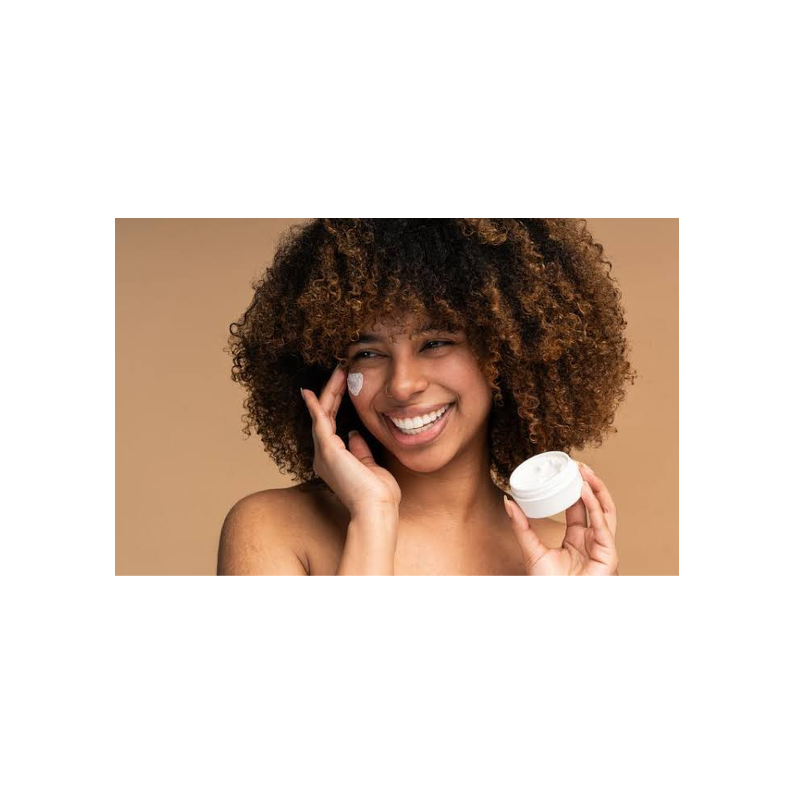 lunia_skincare_model_cream_squarespace_ready.png