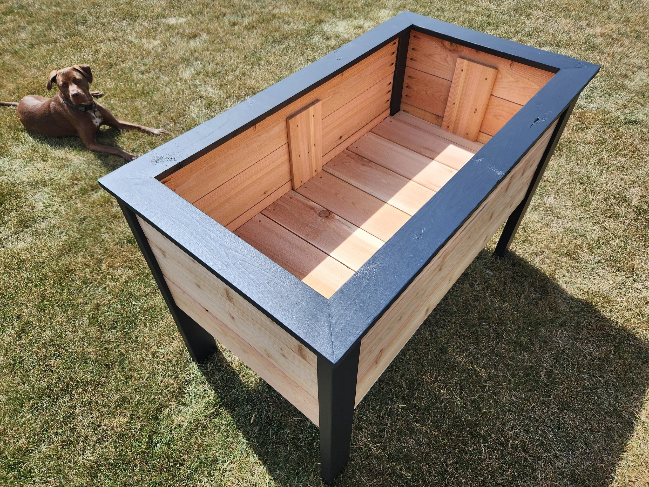 Cedar Planter 3(1).jpg