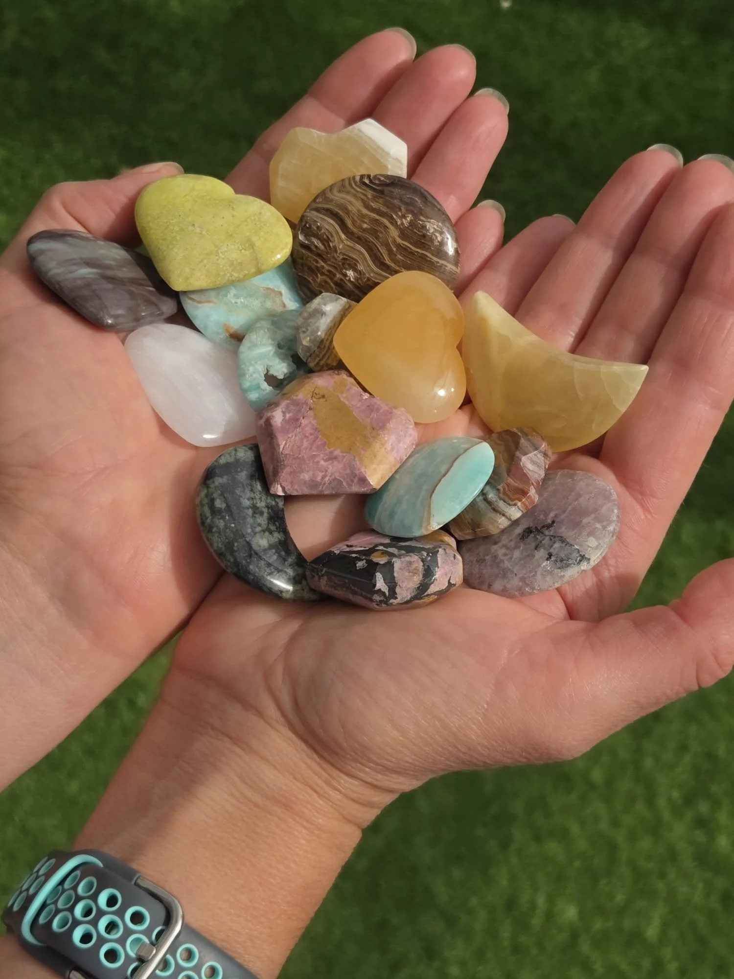 5-Piece Hand-Carved Gemstone Collection – 100g Artisan Set