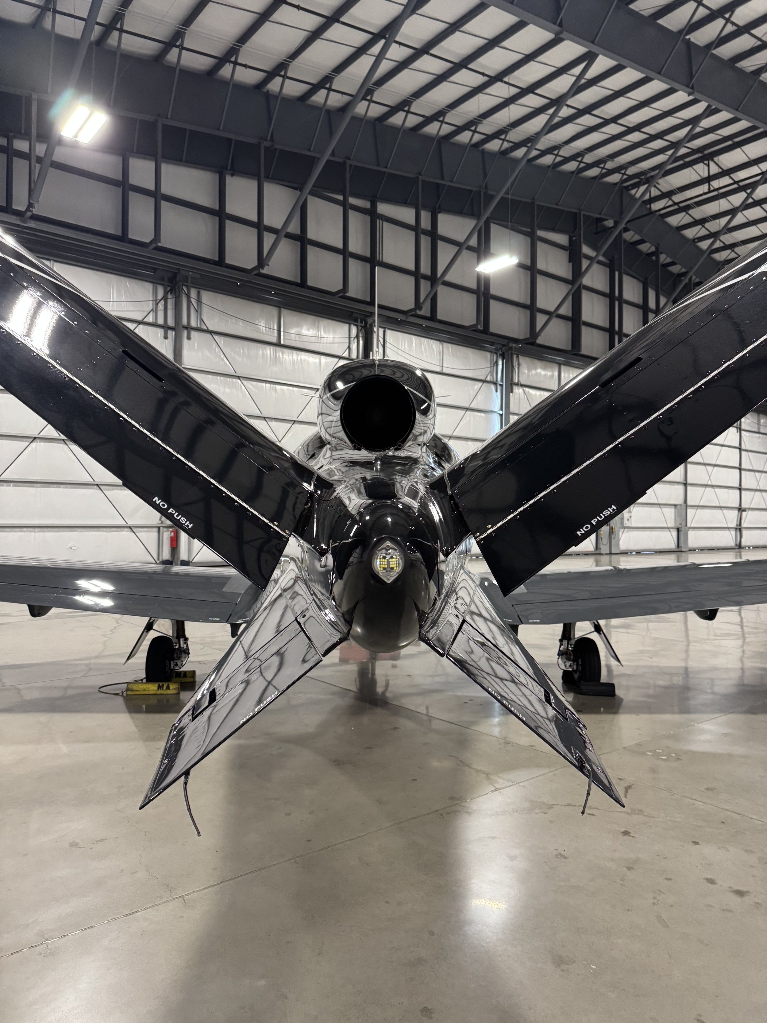 Polishing Aircrafts in El Paso Texas at ELP aircraft detailing