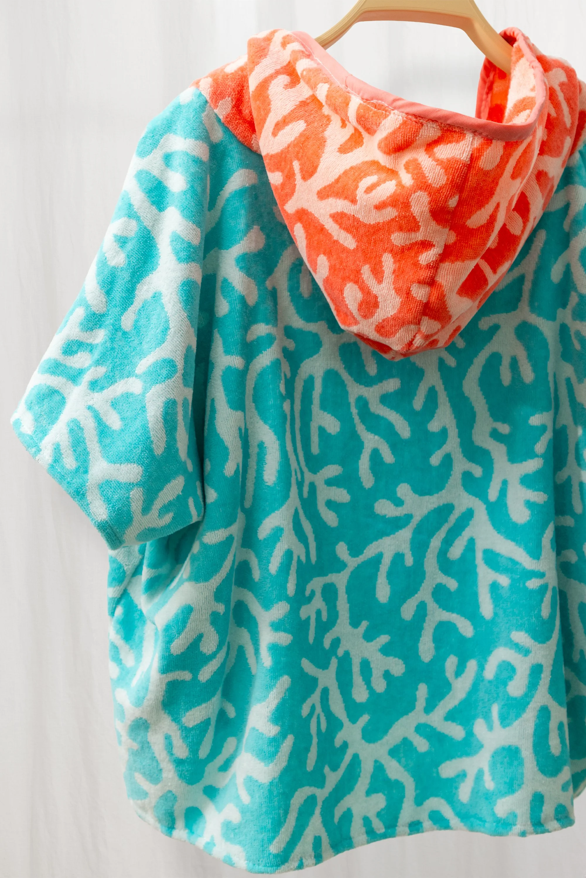KATIE_STORE_POOL_PULLOVER_BLUE_CORAL_03.jpg