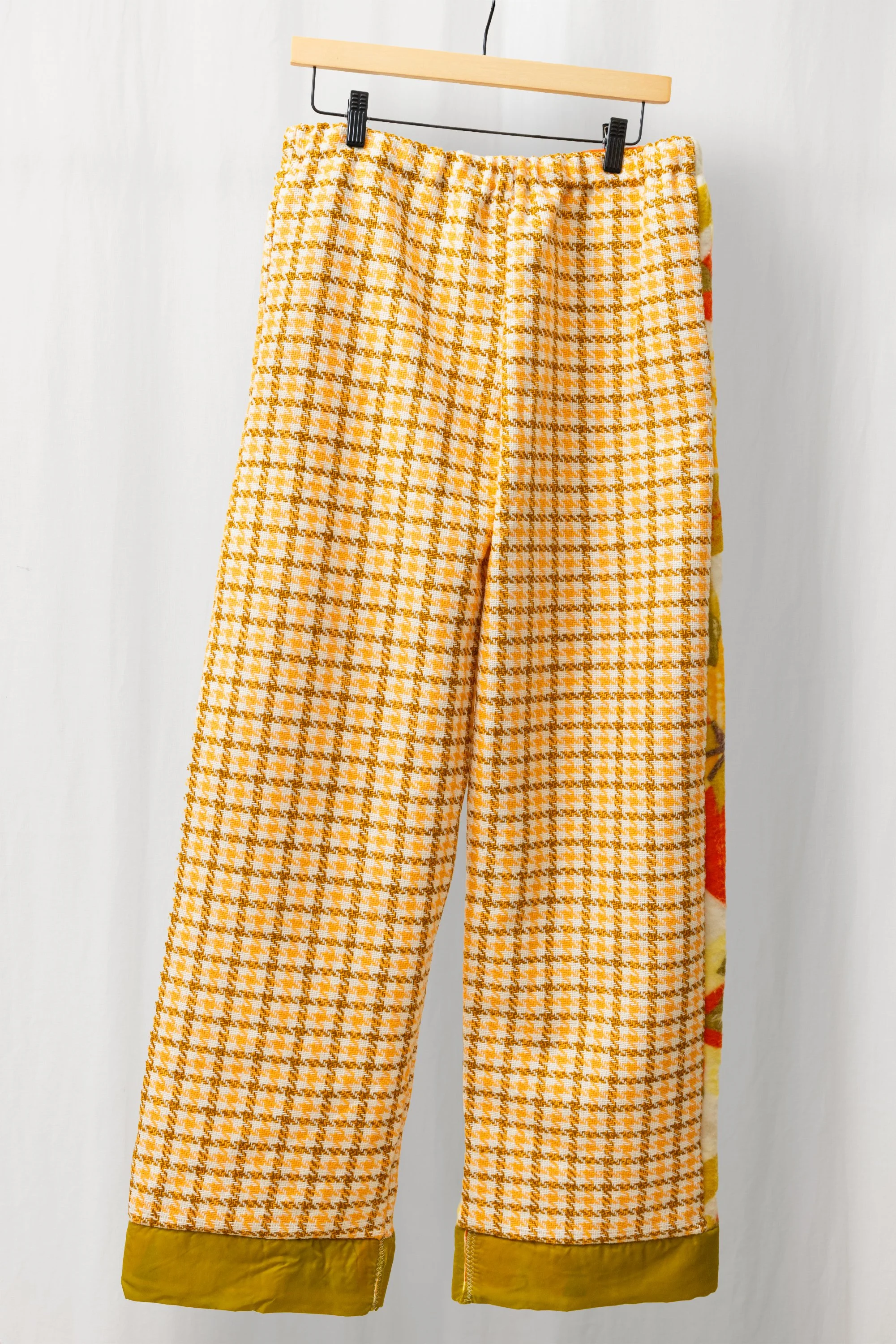 KATIE_STORE_PANTS_YELLOW_HOUNDSTOOTH_STUDIO_03.jpg