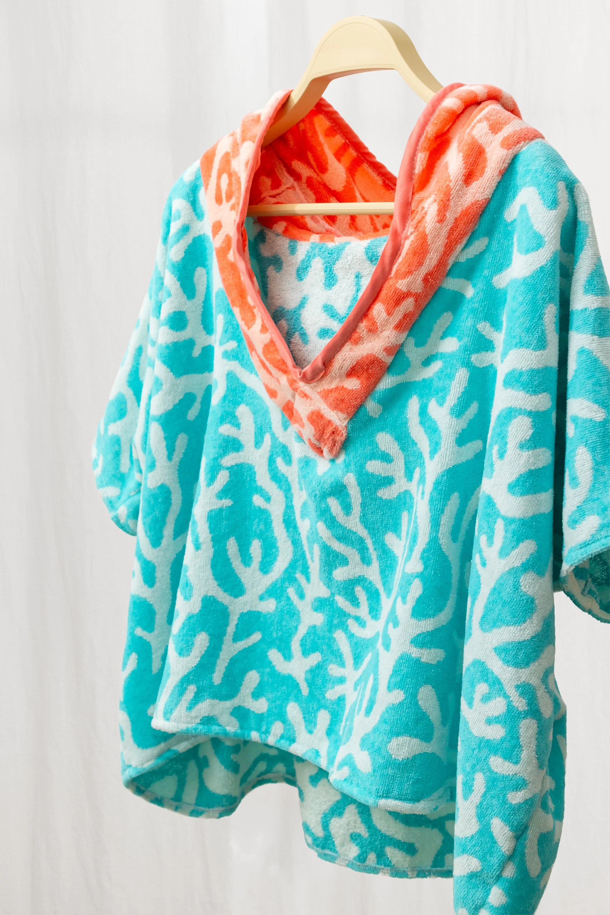 KATIE_STORE_POOL_PULLOVER_BLUE_CORAL_04.jpg