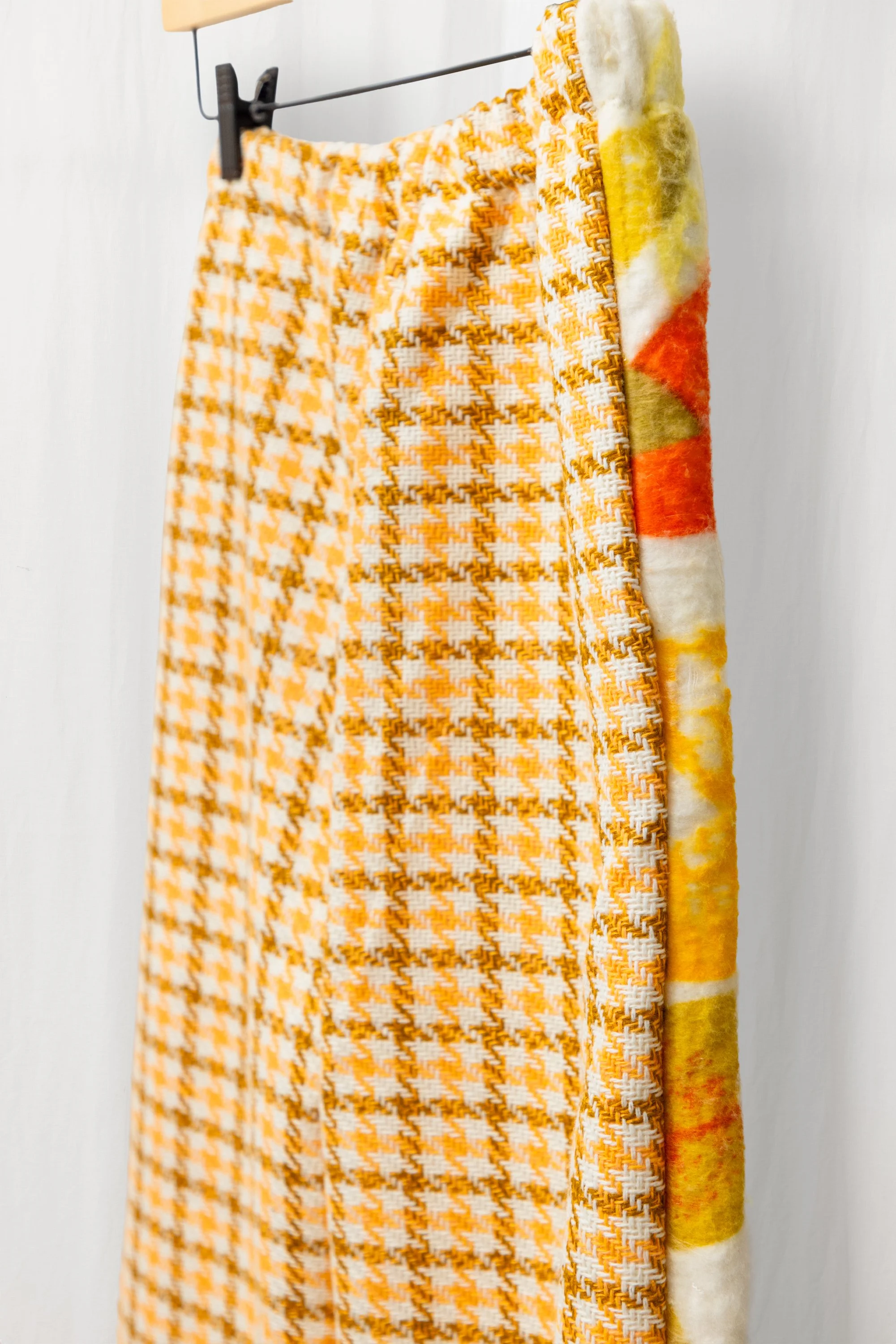 KATIE_STORE_PANTS_YELLOW_HOUNDSTOOTH_STUDIO_02.jpg