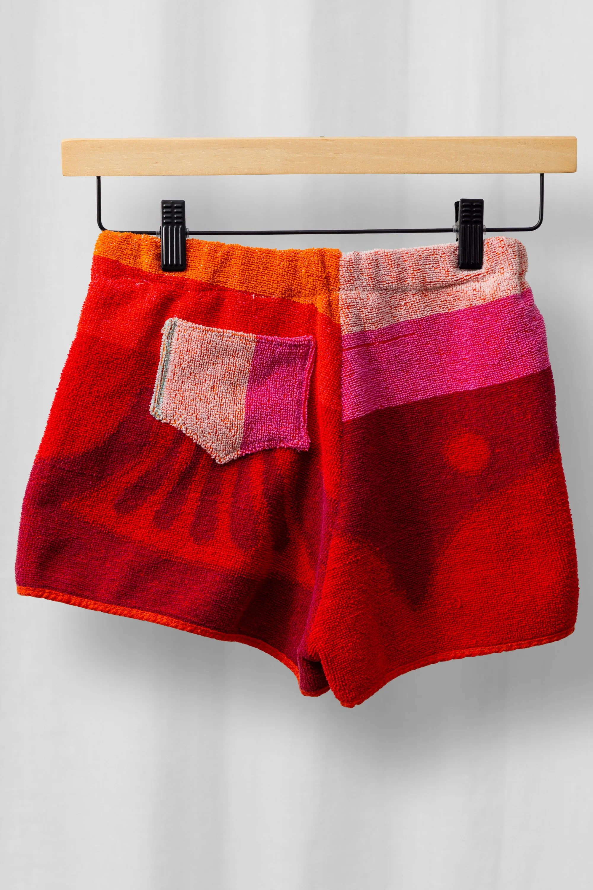 KATIE_STORE_SHORTS_CHILD_RED_TOWEL_STUDIO_02.jpg