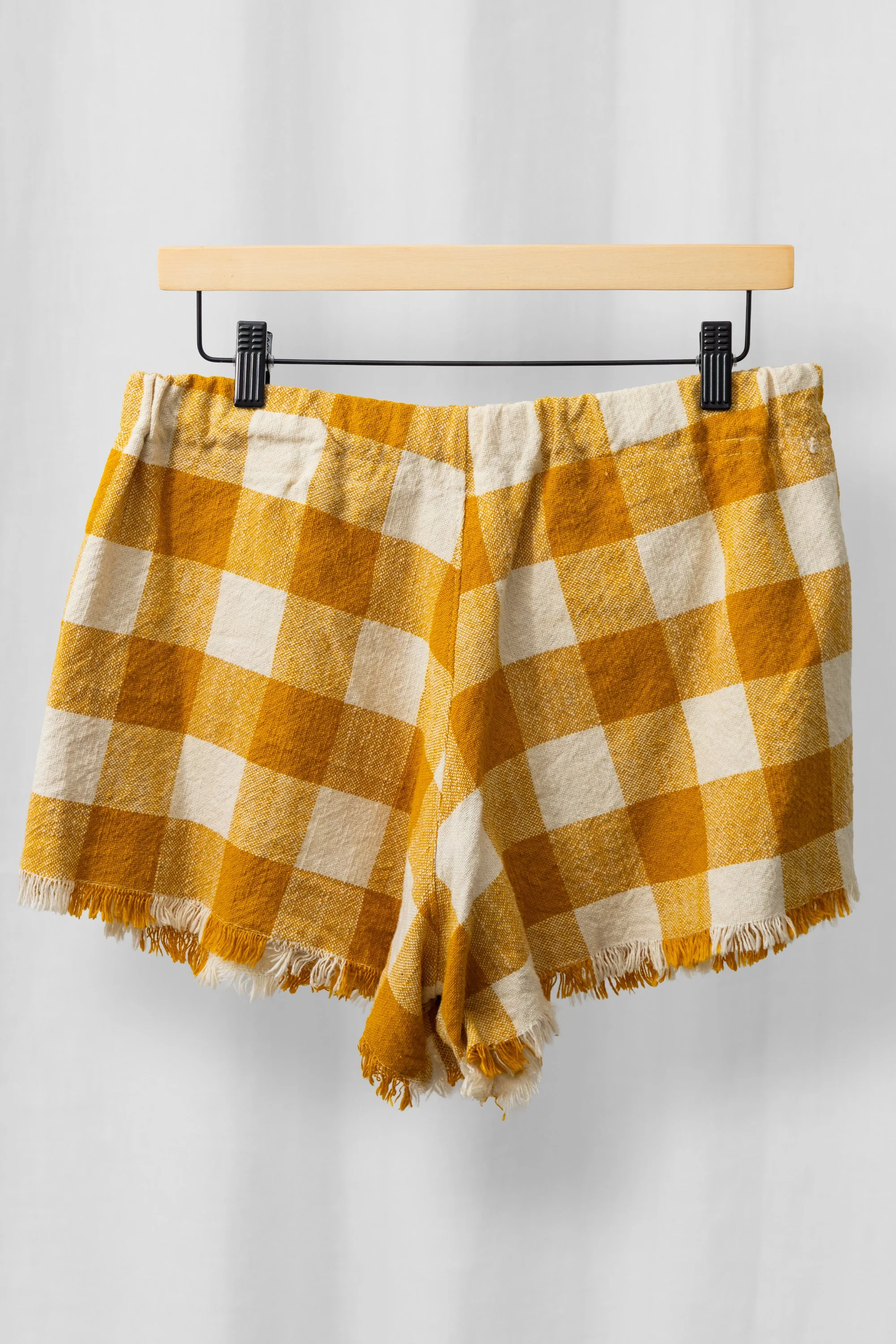 KATIE_STORE_SHORTS_YELLOW_GINGAM_STUDIO_02.jpg
