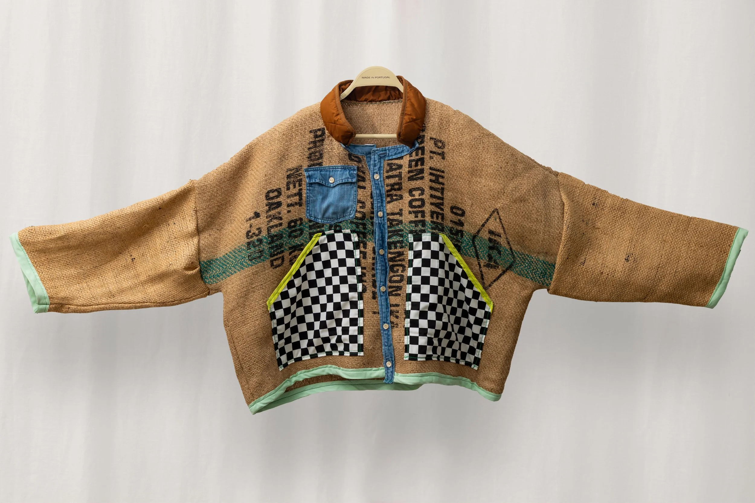 KATIE_STORE_JACKET_BURLAP_CHECKERED_STUDIO_02.jpg