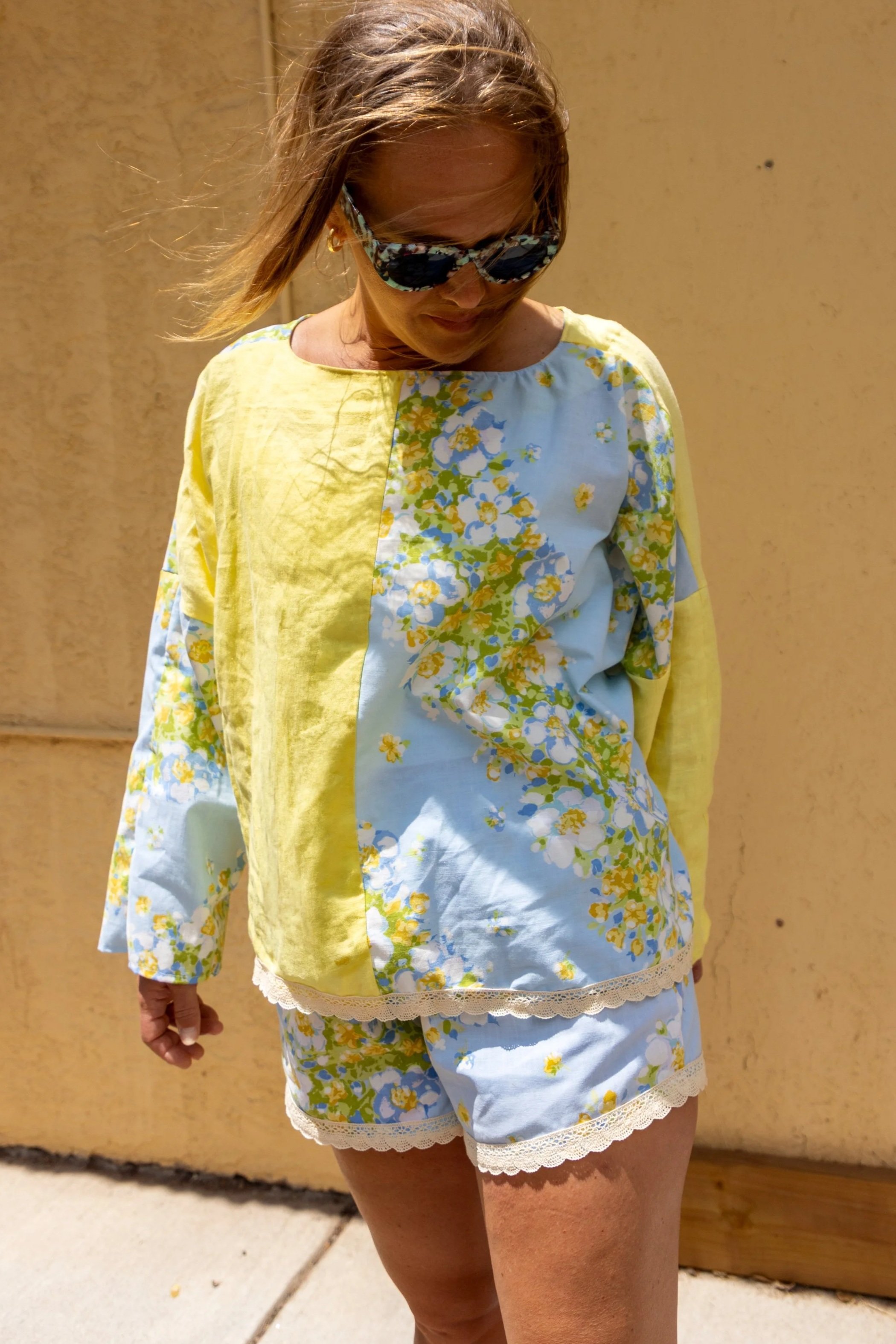 KATIE_STORE_SETS_BLUE_YELLOW_LIFESTYLE_02.jpg