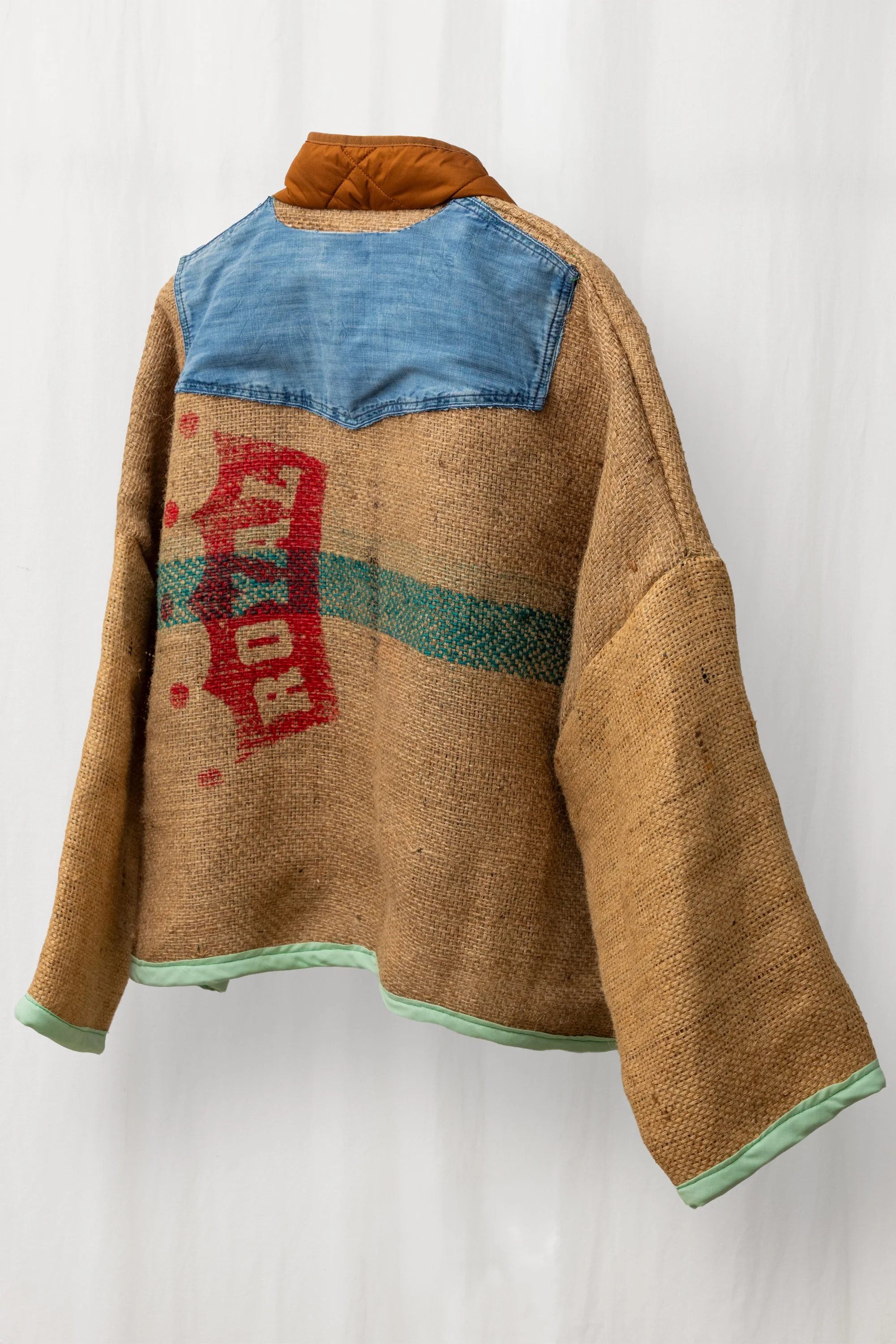 KATIE_STORE_JACKET_BURLAP_CHECKERED_STUDIO_05.jpg