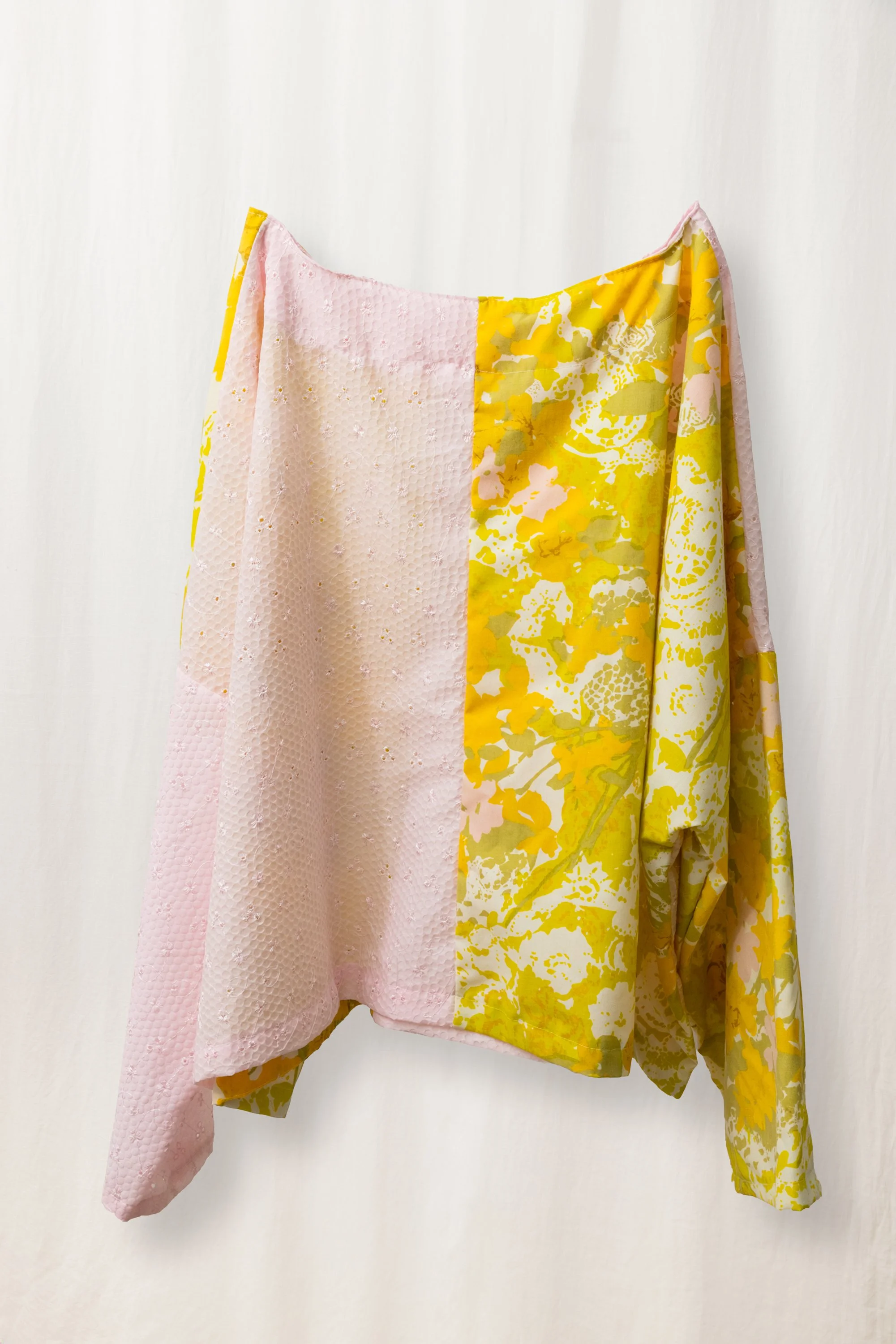 KATIE_STORE_PANTS_YELLOW_PINK_FLOWERS_STUDIO_05.jpg