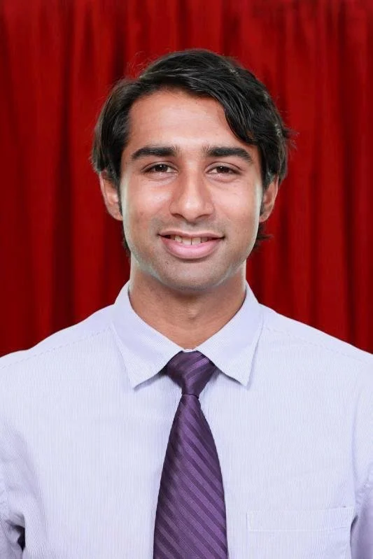 DR PRAVIN