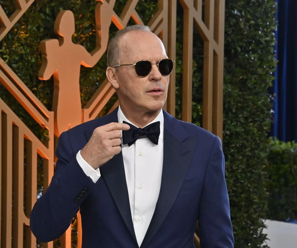 michael-keaton-snazzy-suit.jpg