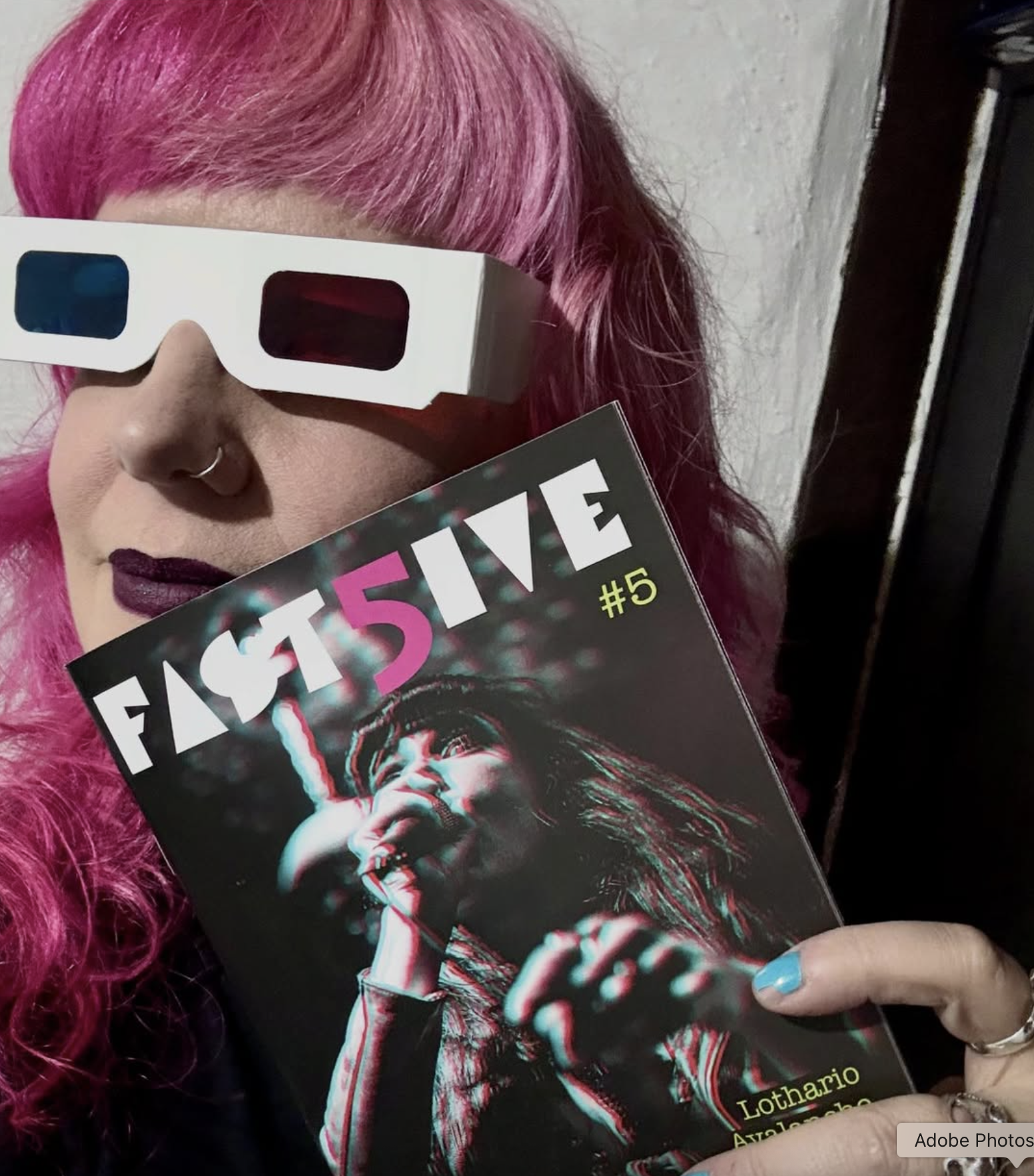 issue-5-with-3D-glasses-2.png