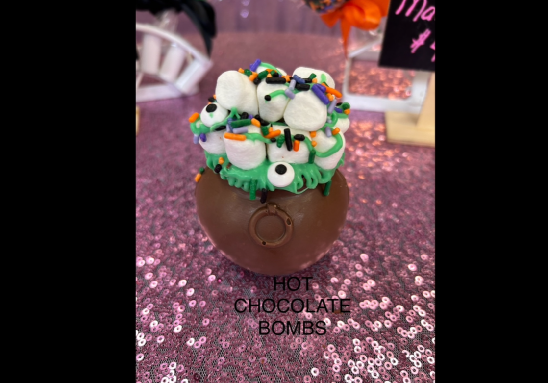 Halloween+Hot+Chocolate+Bomb.png