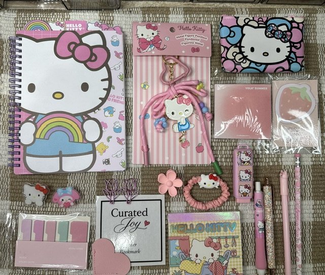 Hello Kitty Collector's Delight Bundle