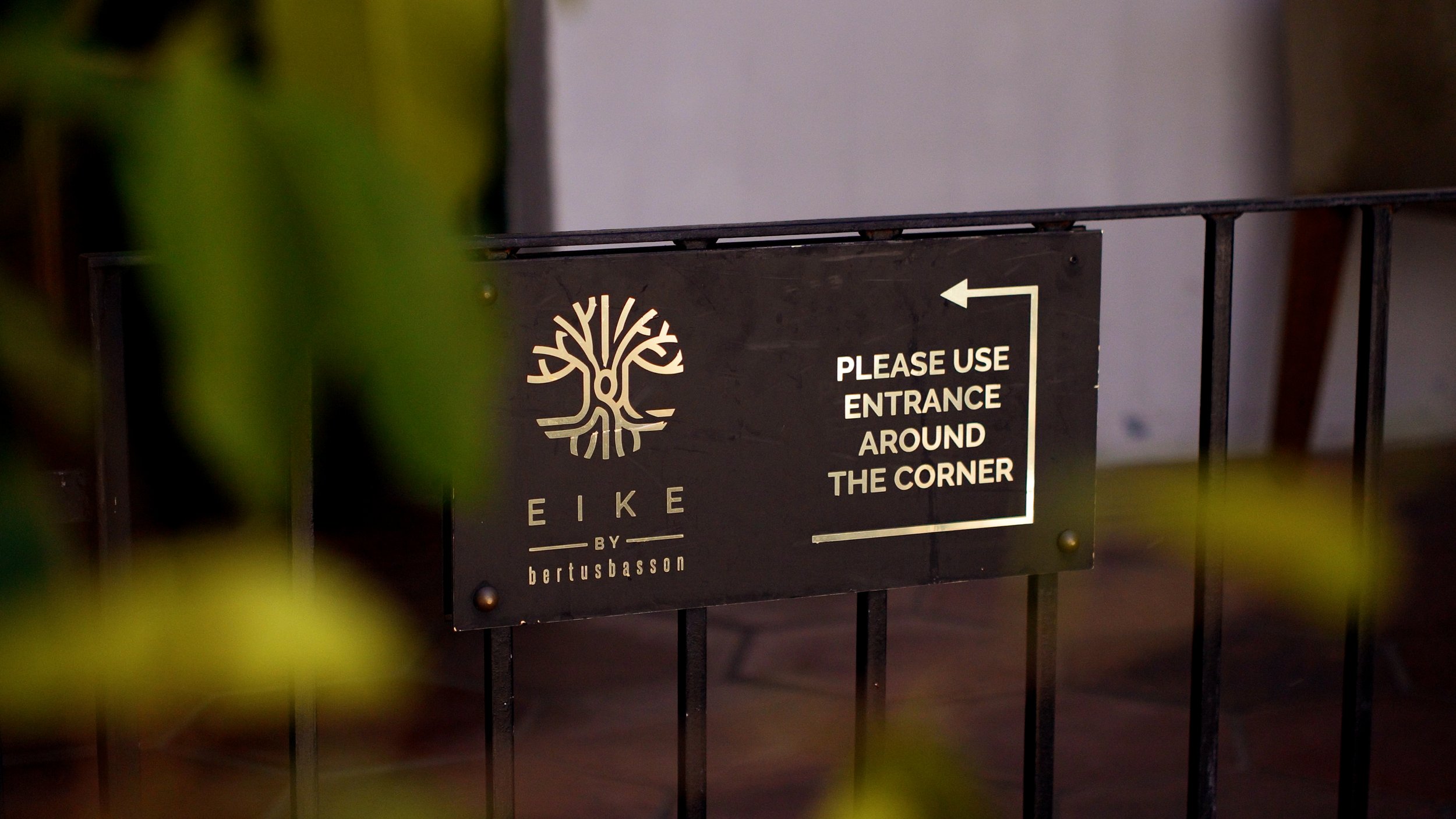EIKE SHOT5.jpg
