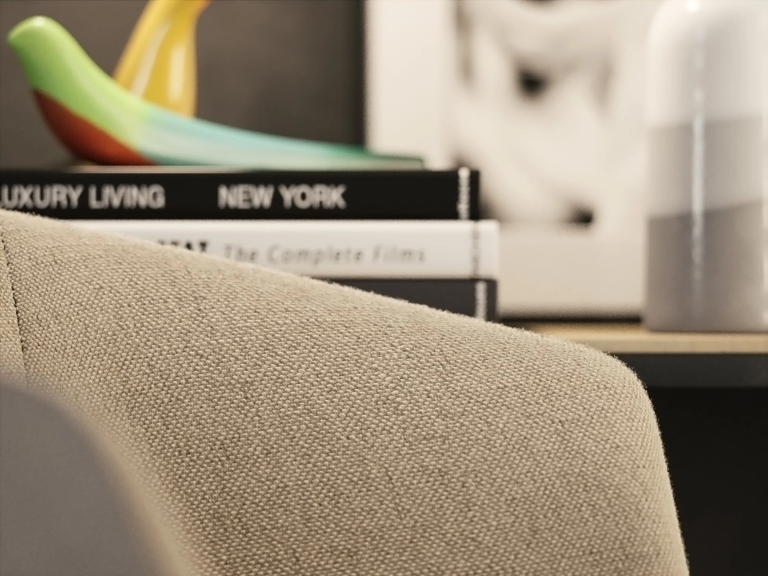 Moody contemporary workspace corner_04.jpg