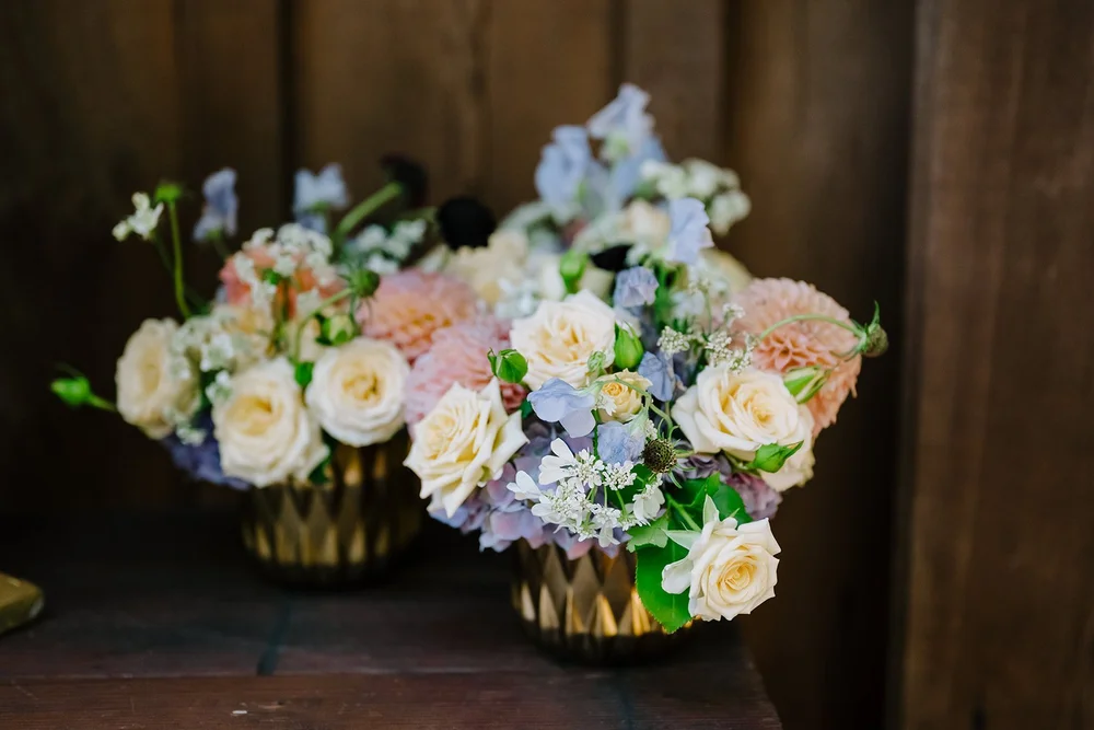 Low centerpiece in a footed bowl