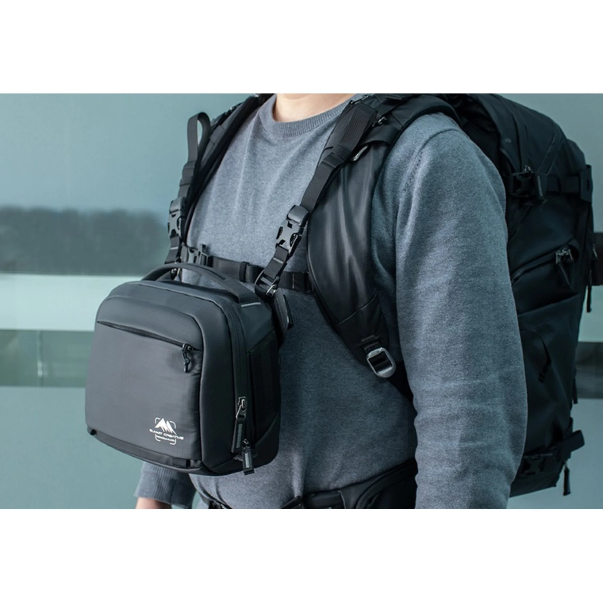 Summit-Creative-Tenzing-Shoulder-bag-7l-champagne-2.jpg