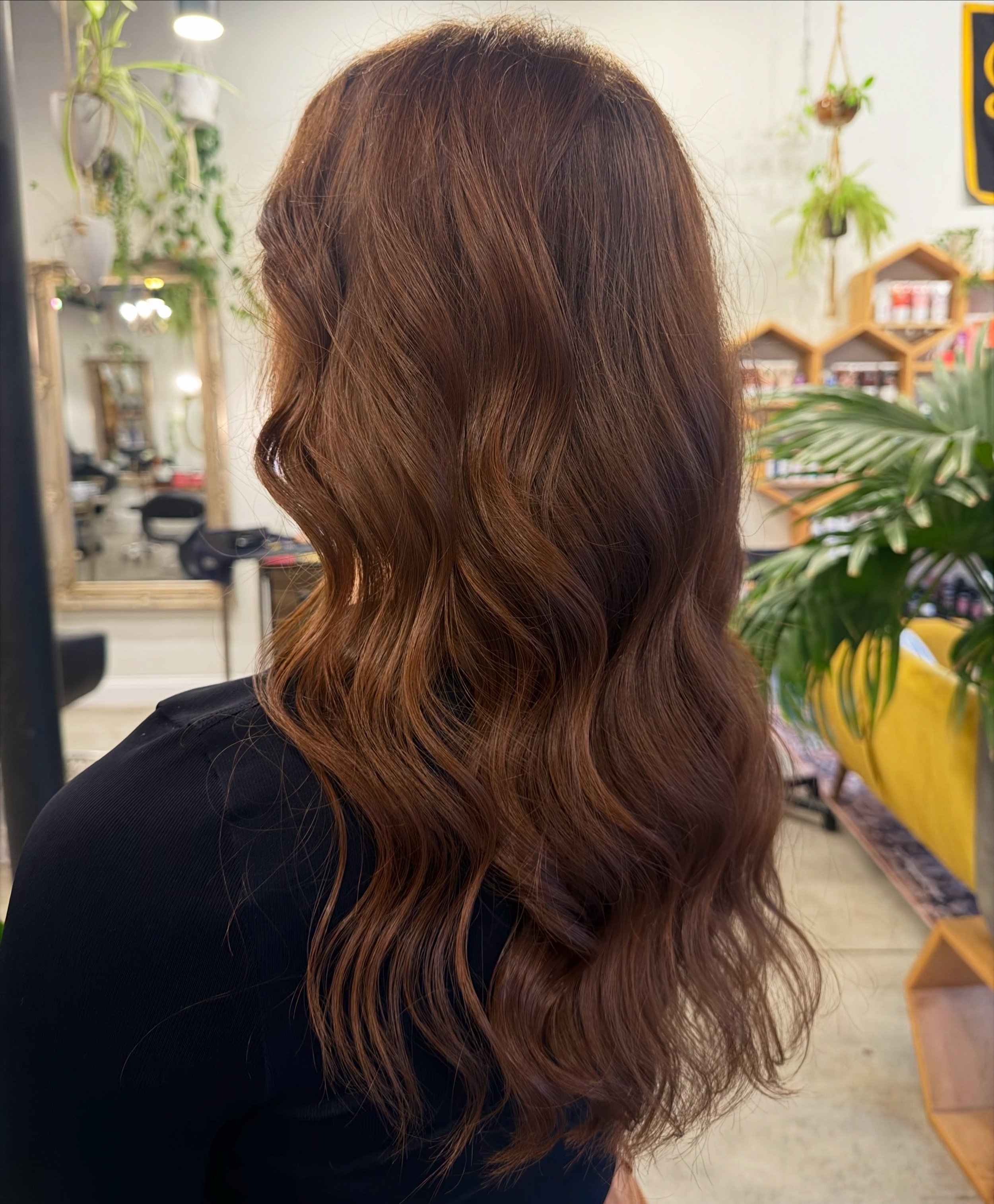 That perfect fall color 🍁 
Hair by @urstylist.jen 

&bull;
&bull;

#Localhoneybeautyhive #thriveinthehive #buffalohair #buffalohairsalon #buffalostylist