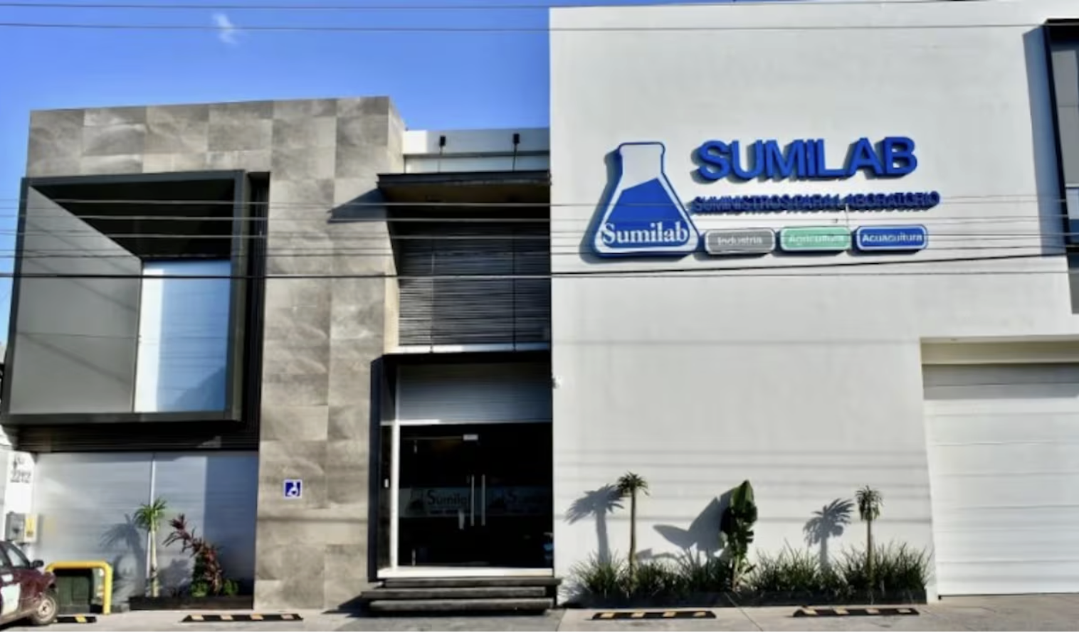 A pharmaceutical company linked to Los Chapitos signed multimillion-peso contracts with the Sinaloa state and federal governments