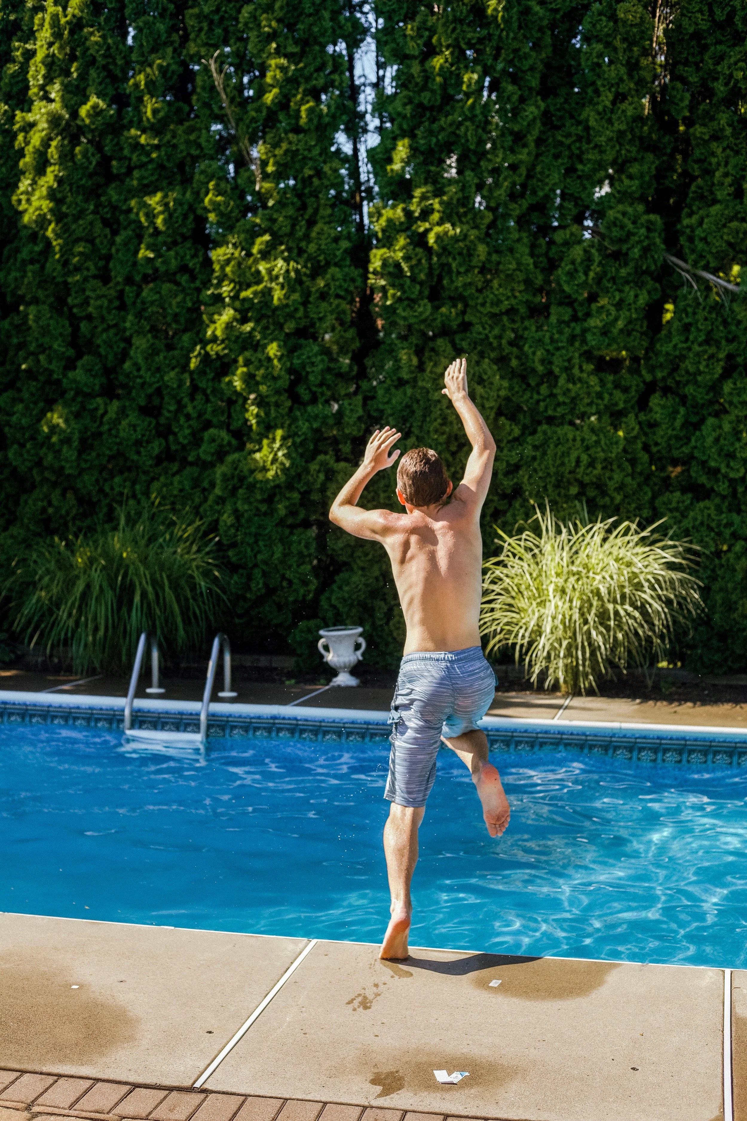 Small Pool : Dimensions: Up to 12' × 24'