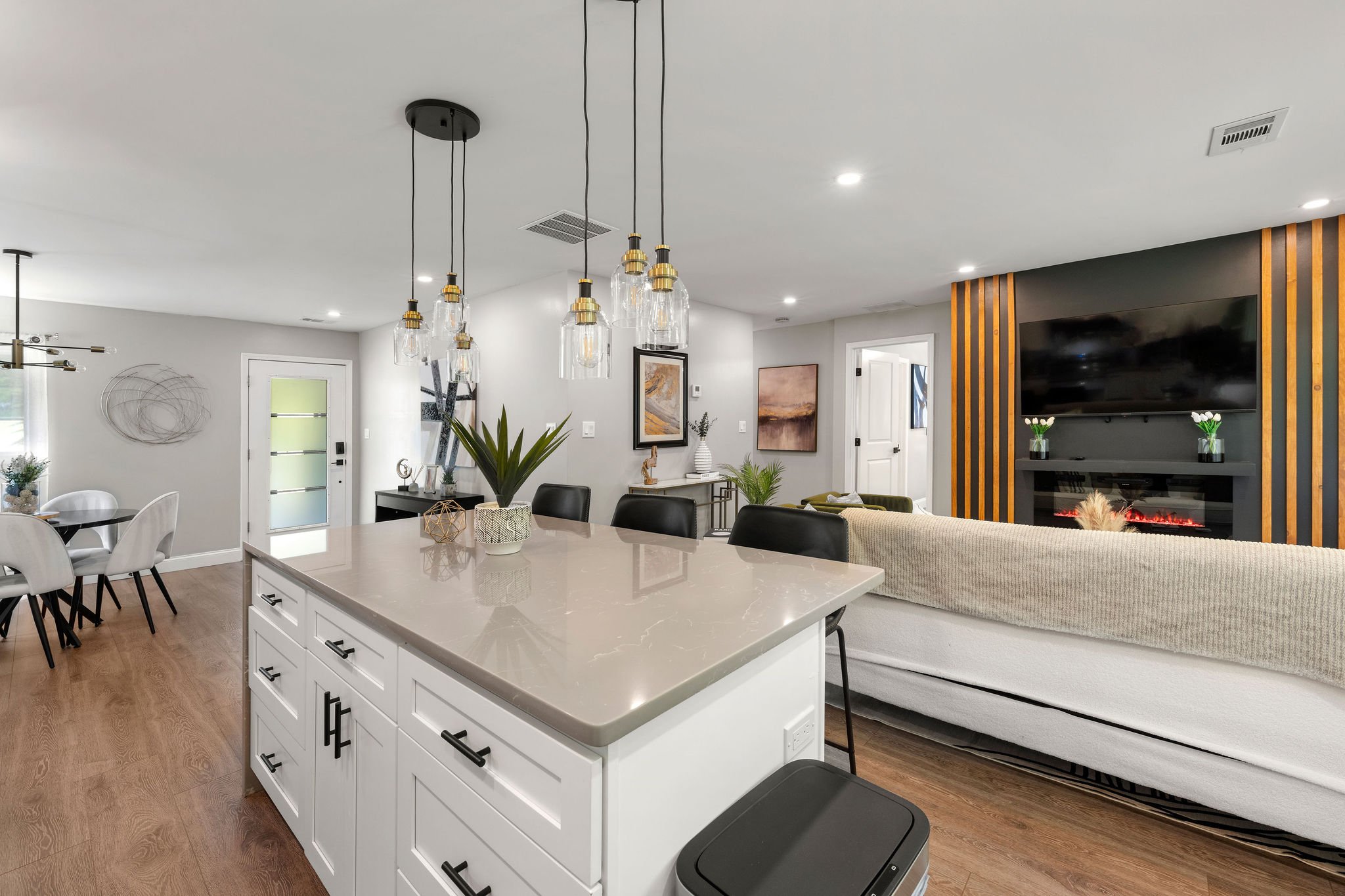 1751CarterCirAtlanta024.jpg