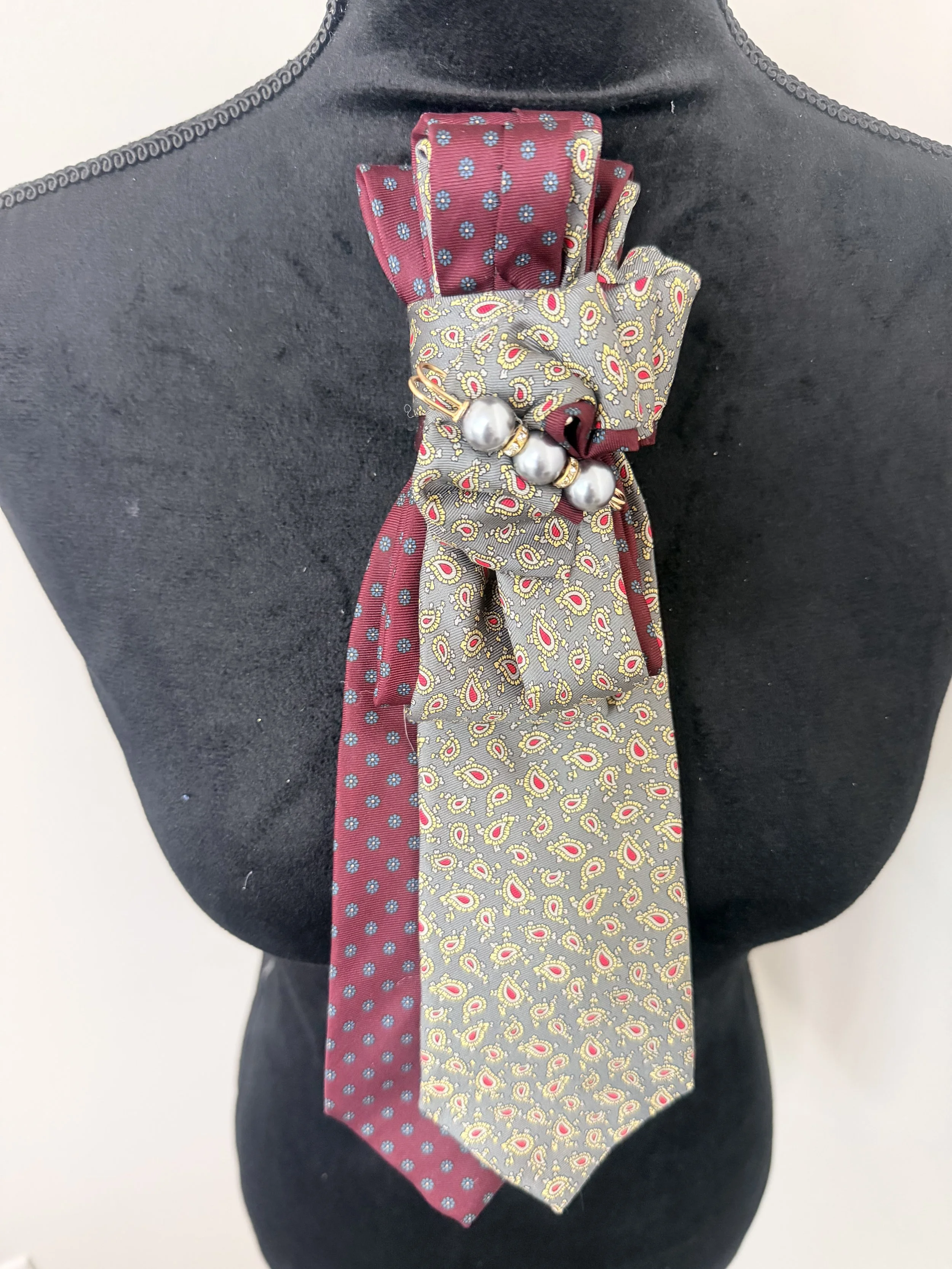DOUBLE TIE NECKTIE