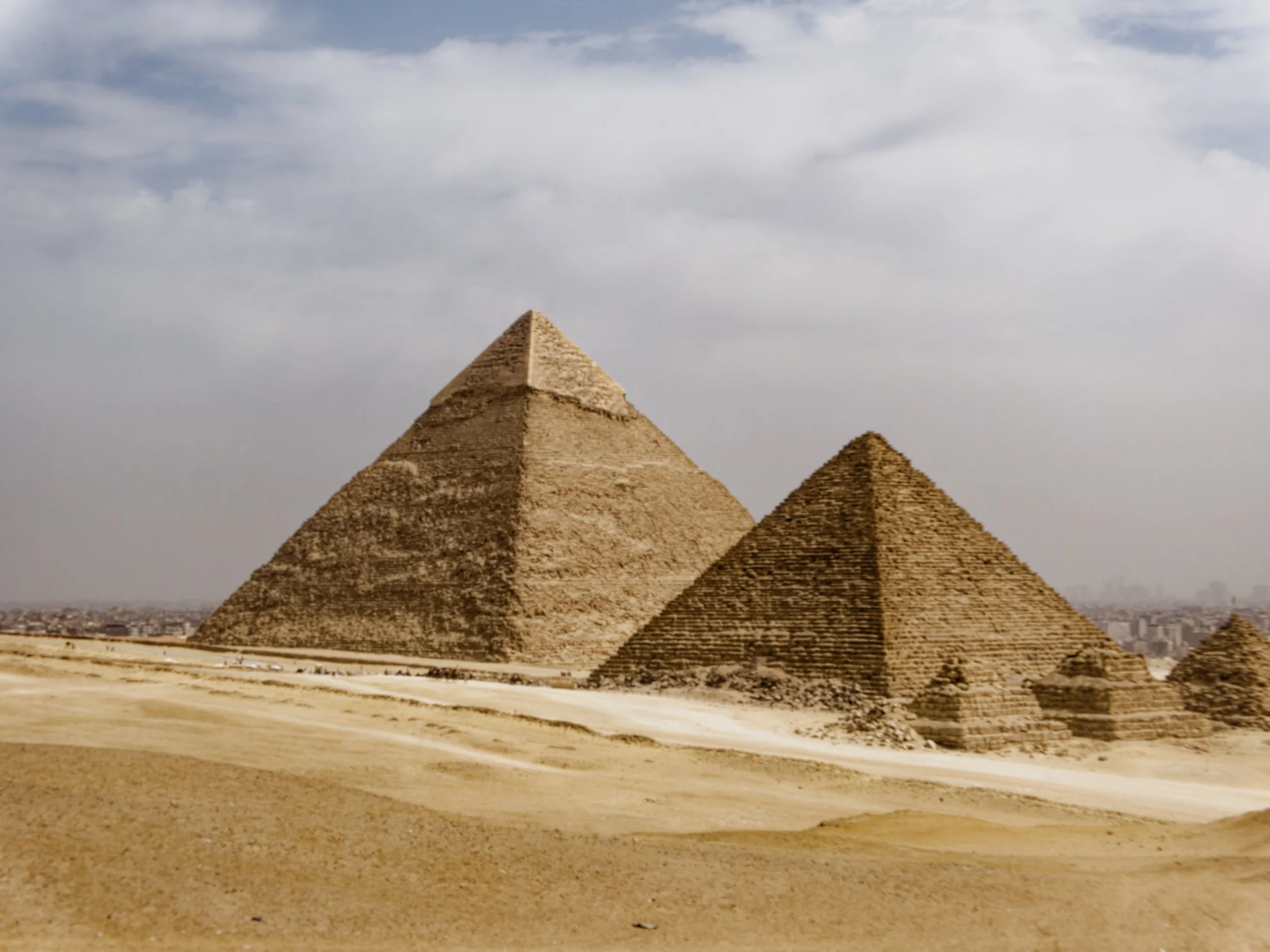 P1032235pyramids2-nik.jpg