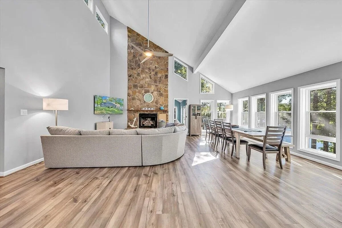 Family Room 1.jpg