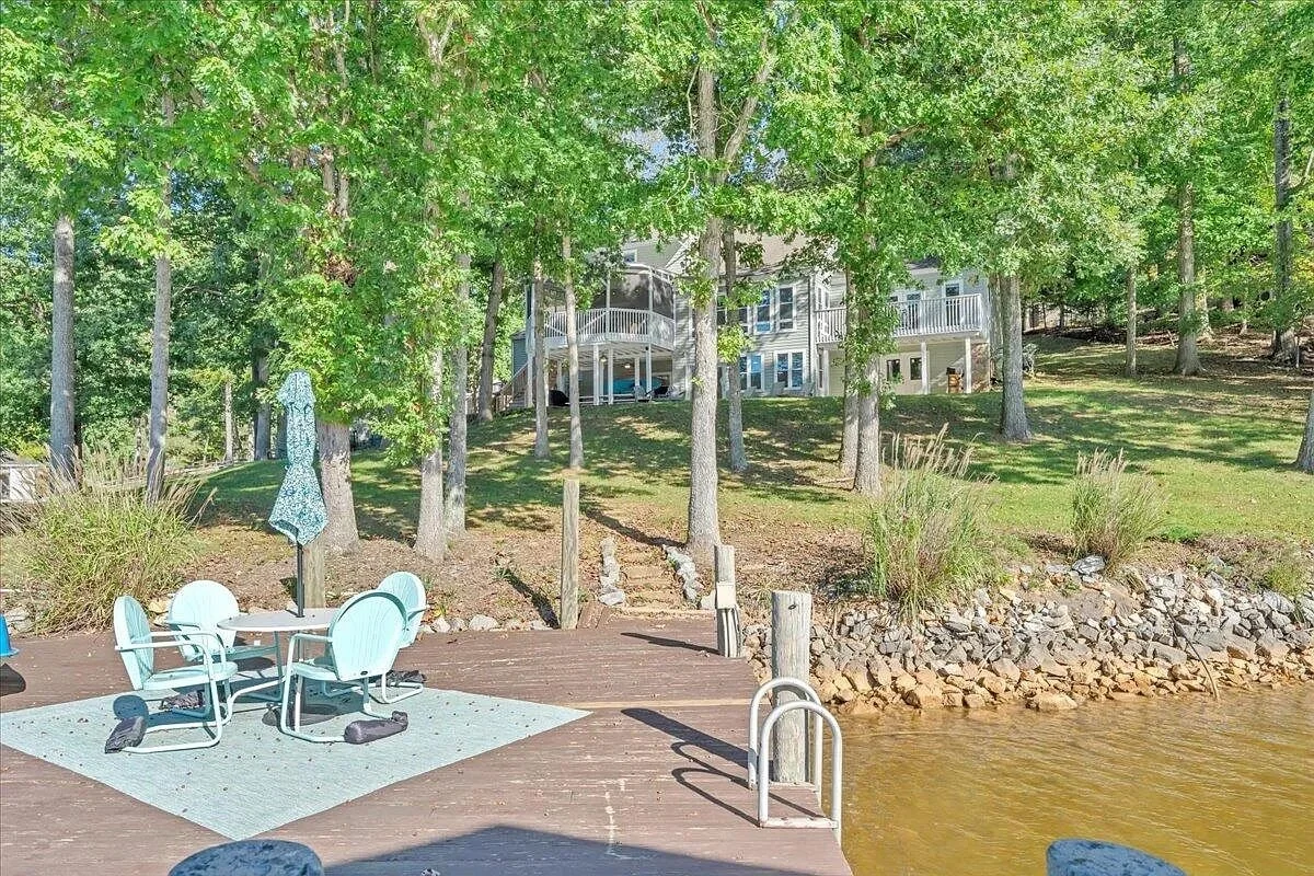 Backyard 3.jpg