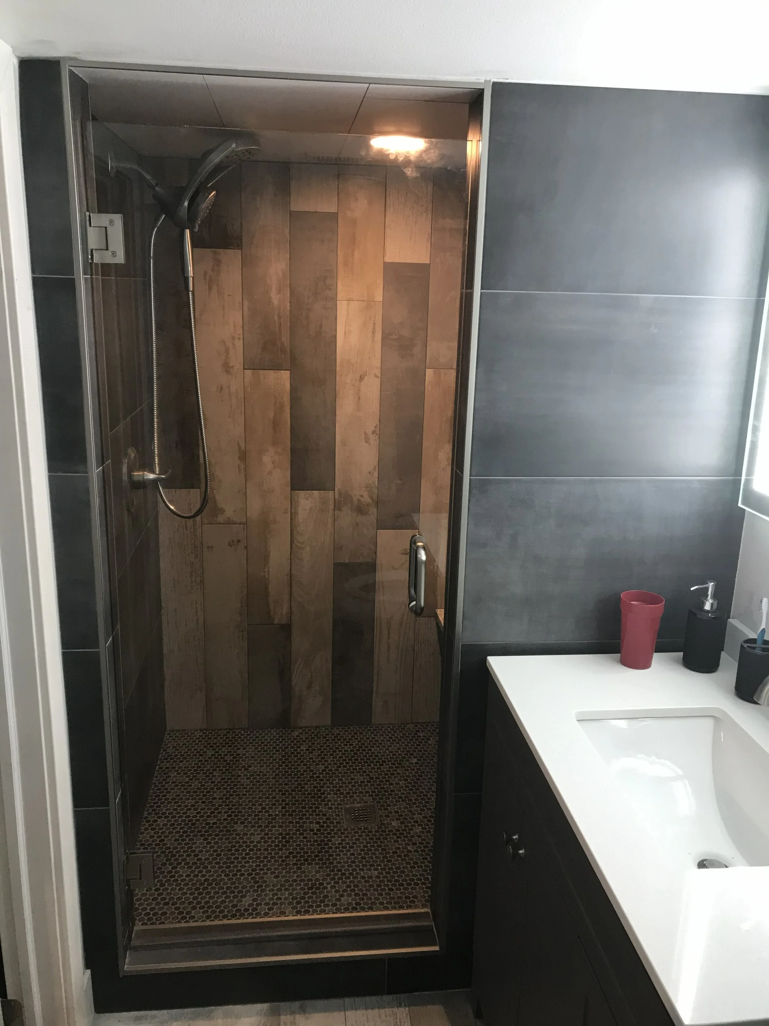 DOWN_SHOWER2.jpg