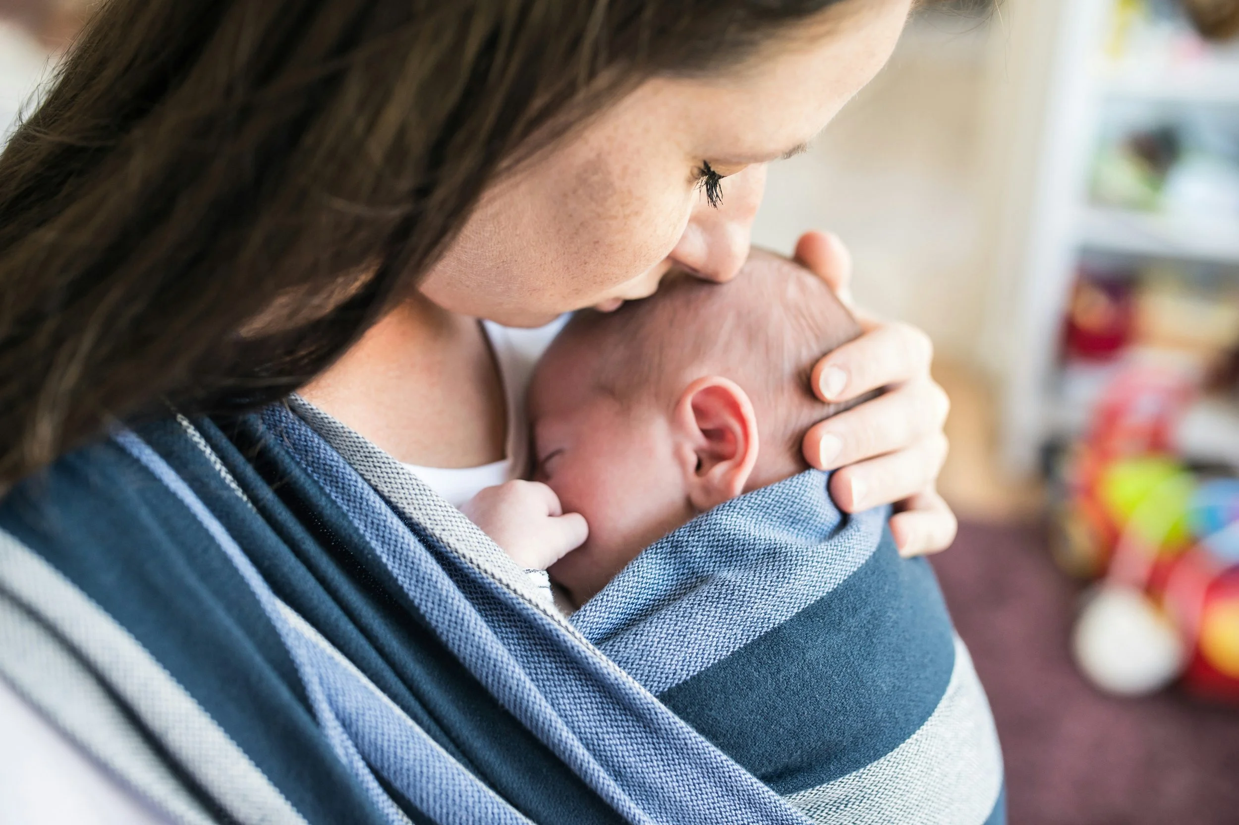Newborn Babywearing: What you really need to know