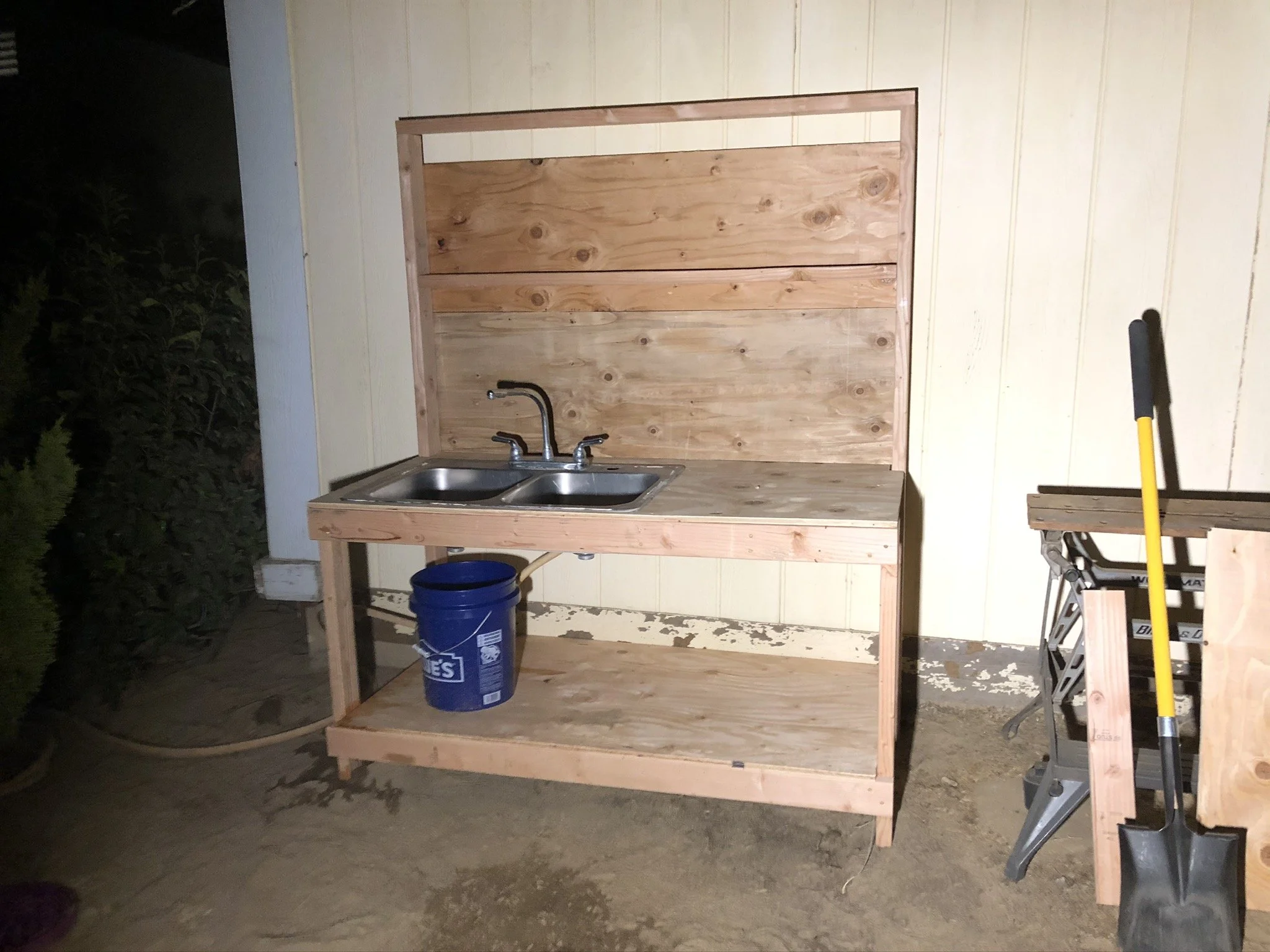 outdoor sink.JPEG