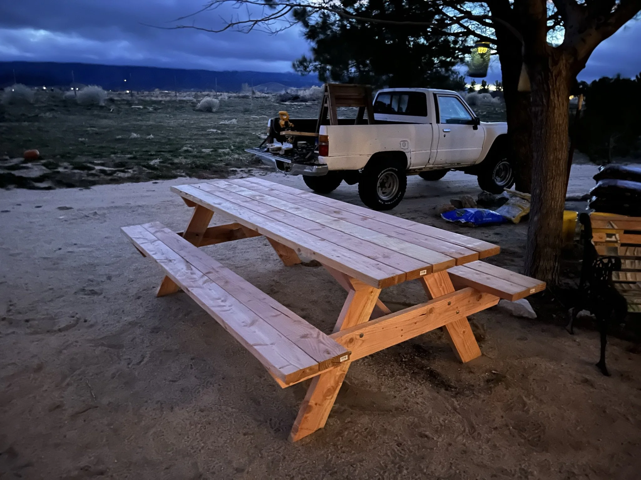 picnic_table.JPEG
