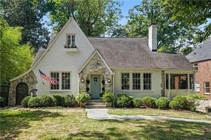 NEW TO MARKET | A 1938 Morningside bungalow taken back to the studs and completely reimagined, while keeping all the charm that makes these homes so special.

✨ Interiors by Beth Kooby Design with incredible attention to detail
🍽️ Chef&rsquo;s kitch