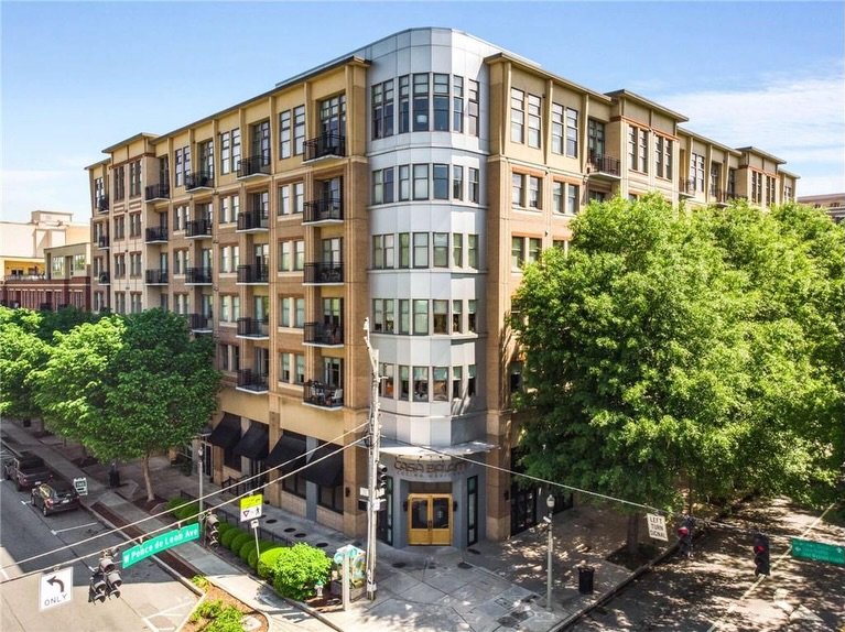 One UNDER CONTRACT + one SOLD!

UNDER CONTRACT | My longtime client secured a meticulous one-bedroom in Downtown Decatur&rsquo;s best condo building for her part-time Atlanta residence. Couldn&rsquo;t be a better fit for what she needed.

SOLD | Clos