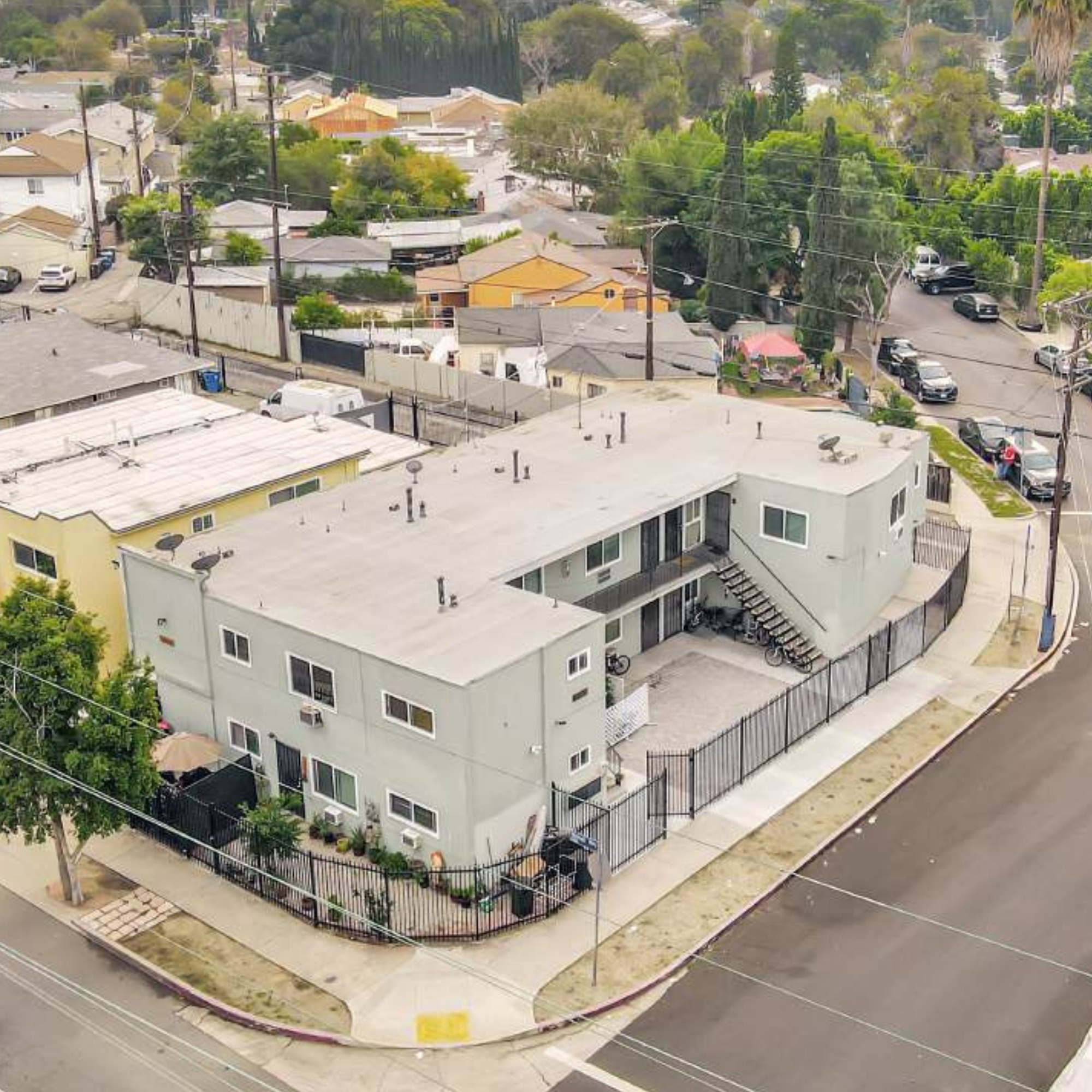 5887 Whitnall Hwy, North Hollywood