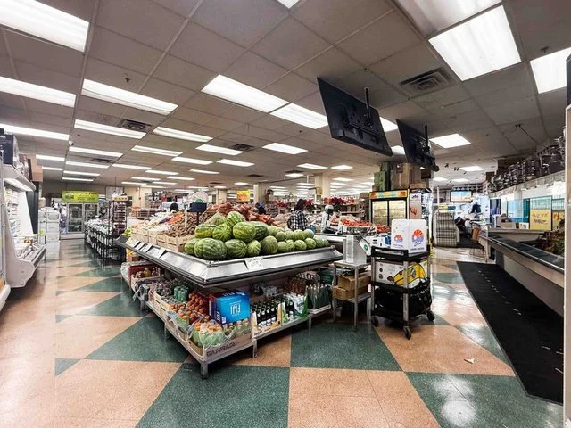 19964_Ventura_Blvd_Interior_Produce_1.jpg