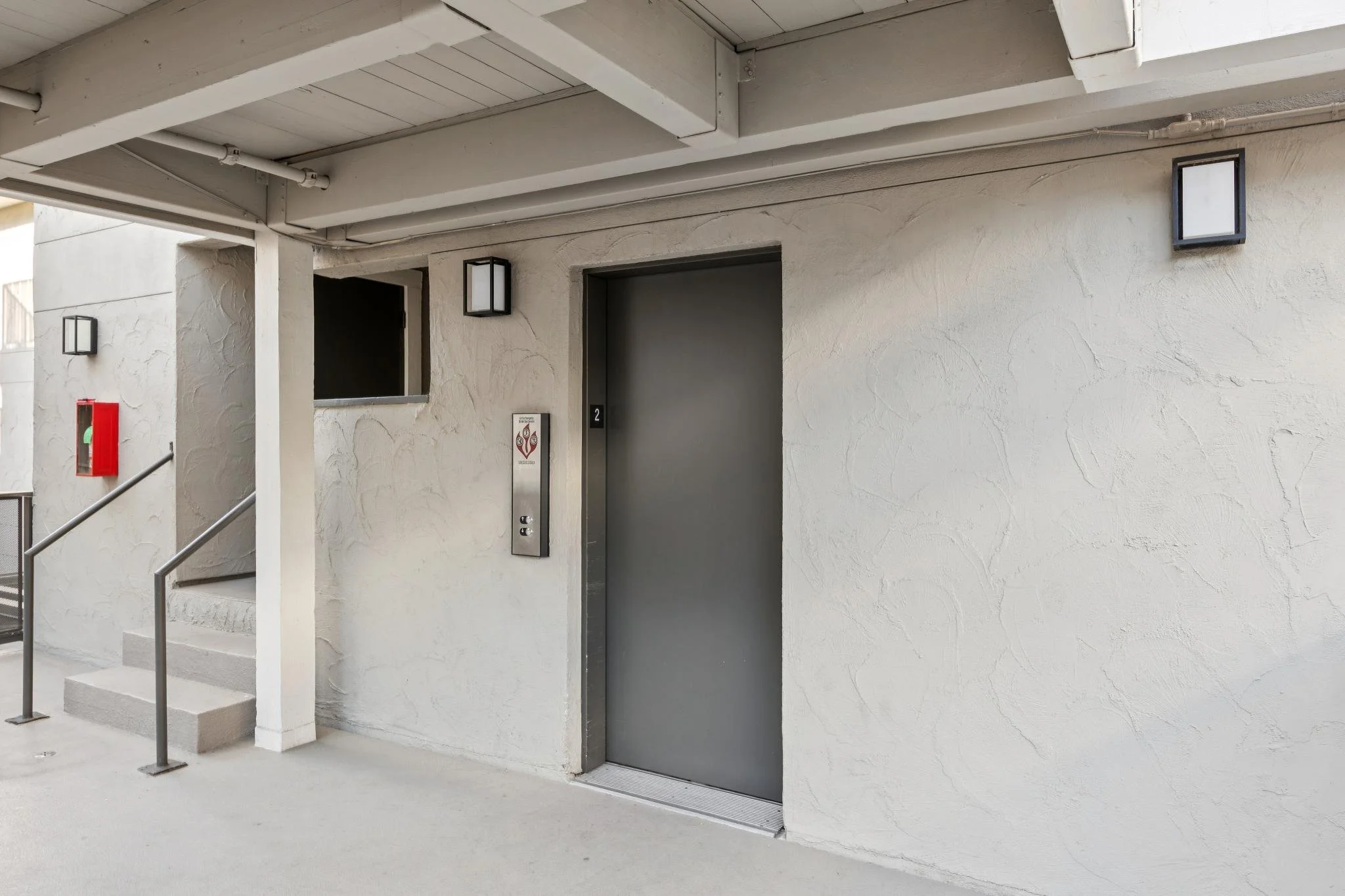 067-4157-el-camino-way-e.94437.pcom.001.jpg