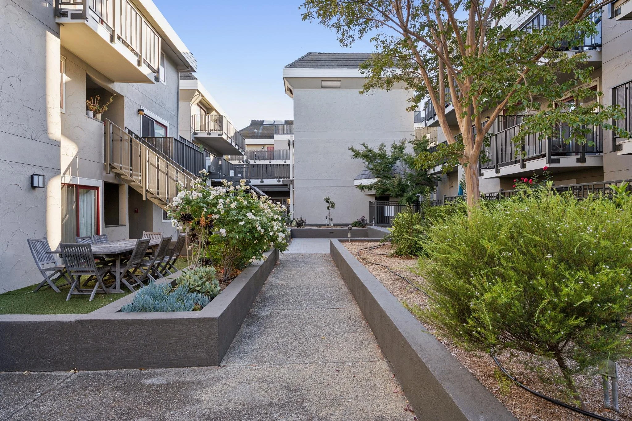 083-4157-el-camino-way-e.94437.pcom.017.jpg