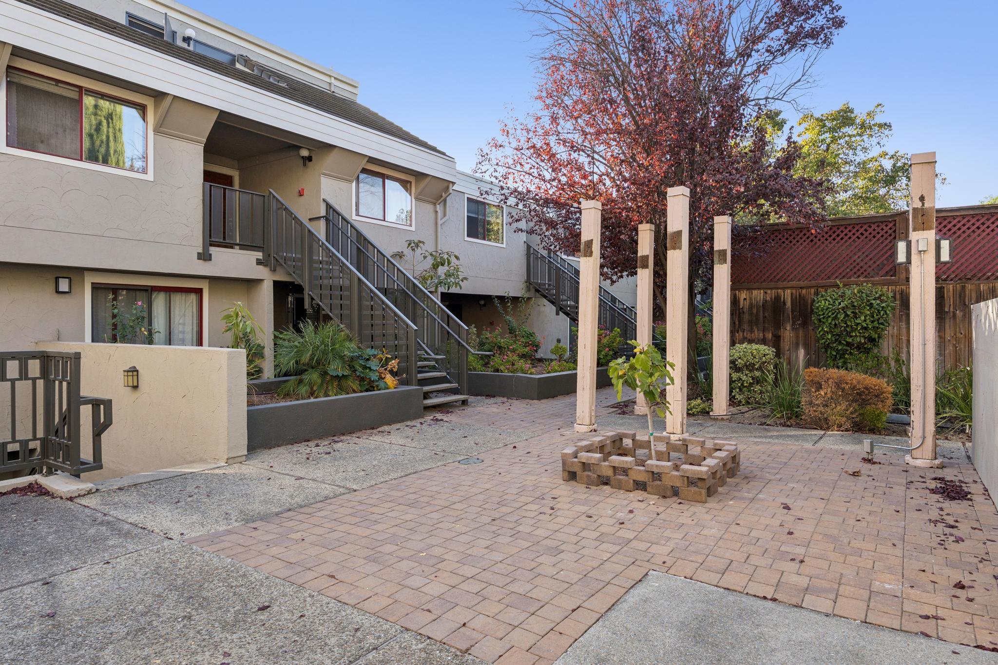 084-4157-el-camino-way-e.94437.pcom.018.jpg