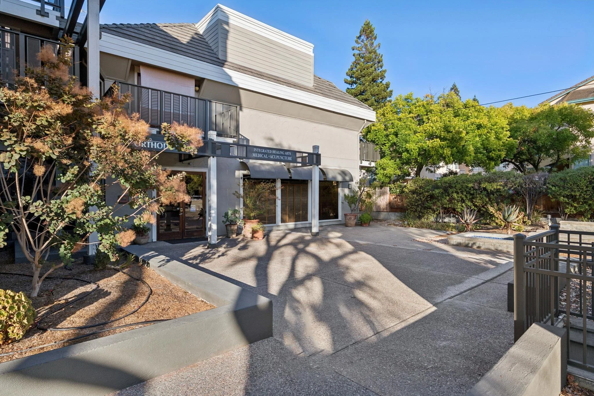 097-4157-el-camino-way-e.94437.pcom.028.jpg